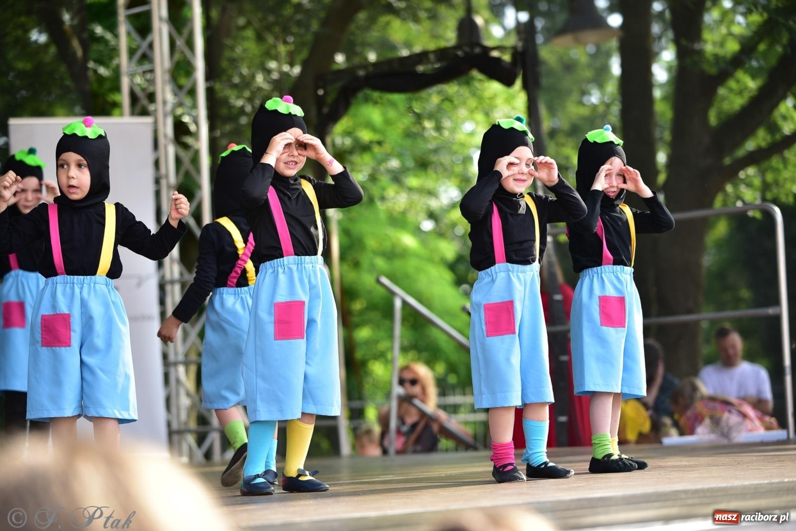 Zdjęcie w galerii na portalu naszraciborz.pl: Taneczne podsumowanie roku szkolnego na zamku w Raciborzu [FOTO i WIDEO] wiadomości z regionu