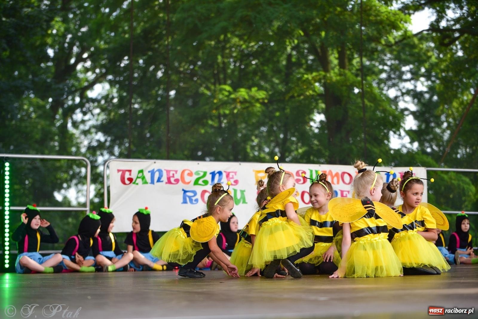 Zdjęcie w galerii na portalu naszraciborz.pl: Taneczne podsumowanie roku szkolnego na zamku w Raciborzu [FOTO i WIDEO] wiadomości z regionu