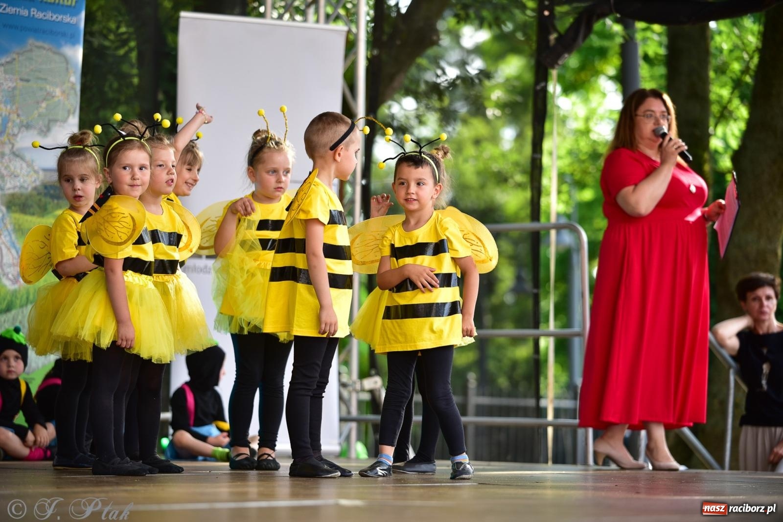 Zdjęcie w galerii na portalu naszraciborz.pl: Taneczne podsumowanie roku szkolnego na zamku w Raciborzu [FOTO i WIDEO] wiadomości z regionu