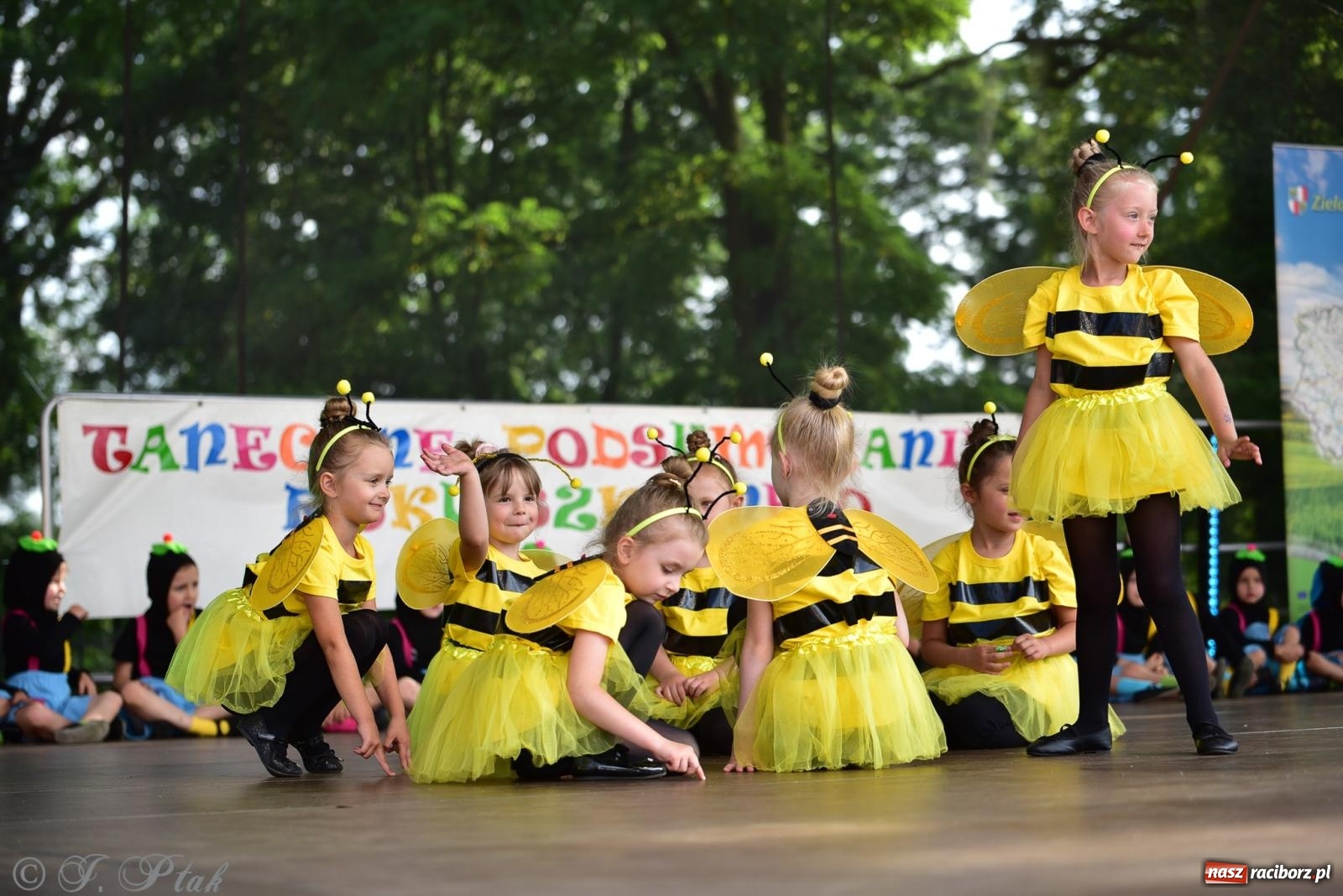 Zdjęcie w galerii na portalu naszraciborz.pl: Taneczne podsumowanie roku szkolnego na zamku w Raciborzu [FOTO i WIDEO] wiadomości z regionu