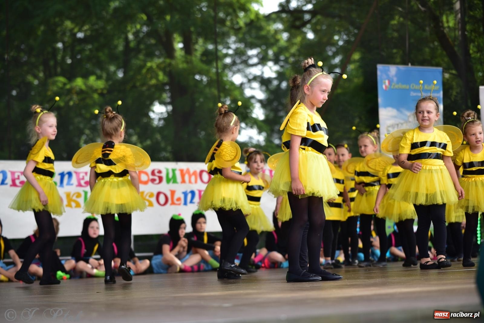 Zdjęcie w galerii na portalu naszraciborz.pl: Taneczne podsumowanie roku szkolnego na zamku w Raciborzu [FOTO i WIDEO] wiadomości z regionu