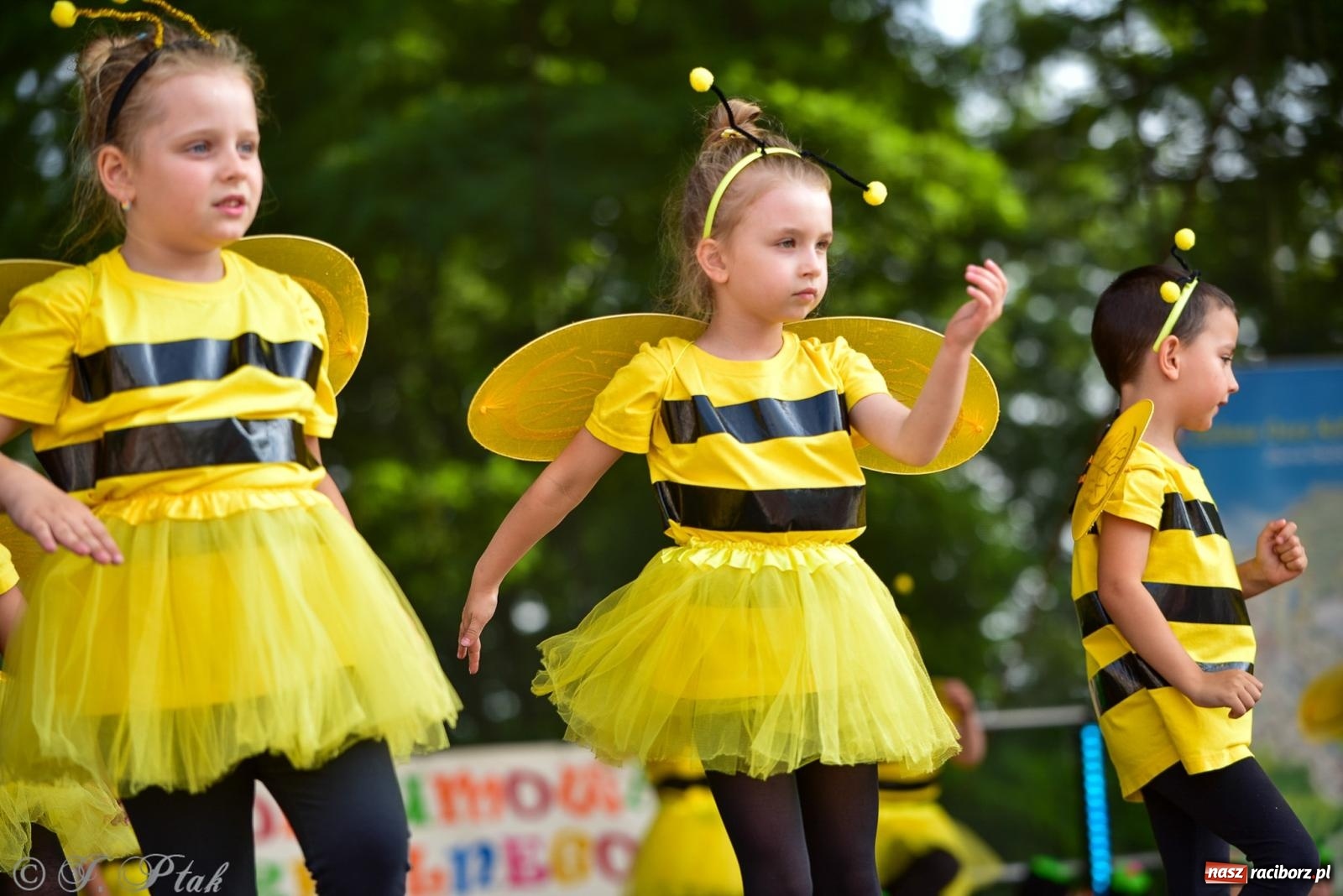 Zdjęcie w galerii na portalu naszraciborz.pl: Taneczne podsumowanie roku szkolnego na zamku w Raciborzu [FOTO i WIDEO] wiadomości z regionu