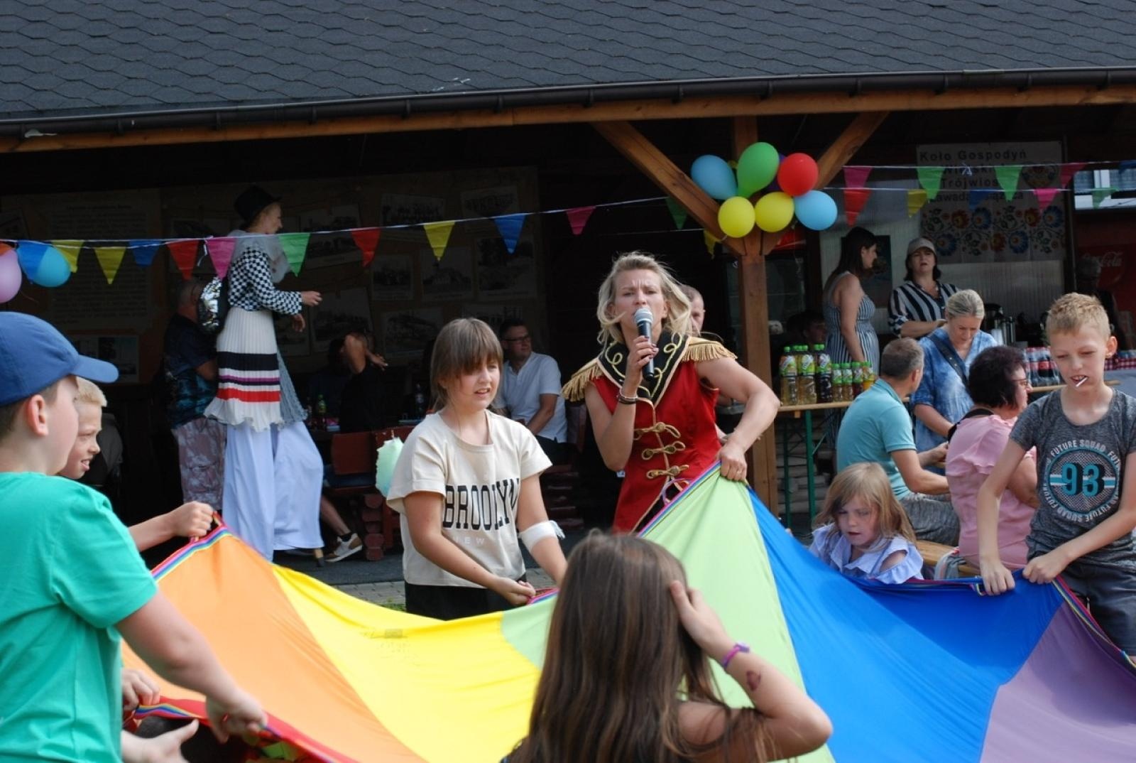 Zdjęcie w galerii na portalu naszraciborz.pl: Moc radości na pikniku z okazji Dnia Dziecka w Nędzy [FOTO] wiadomości z regionu