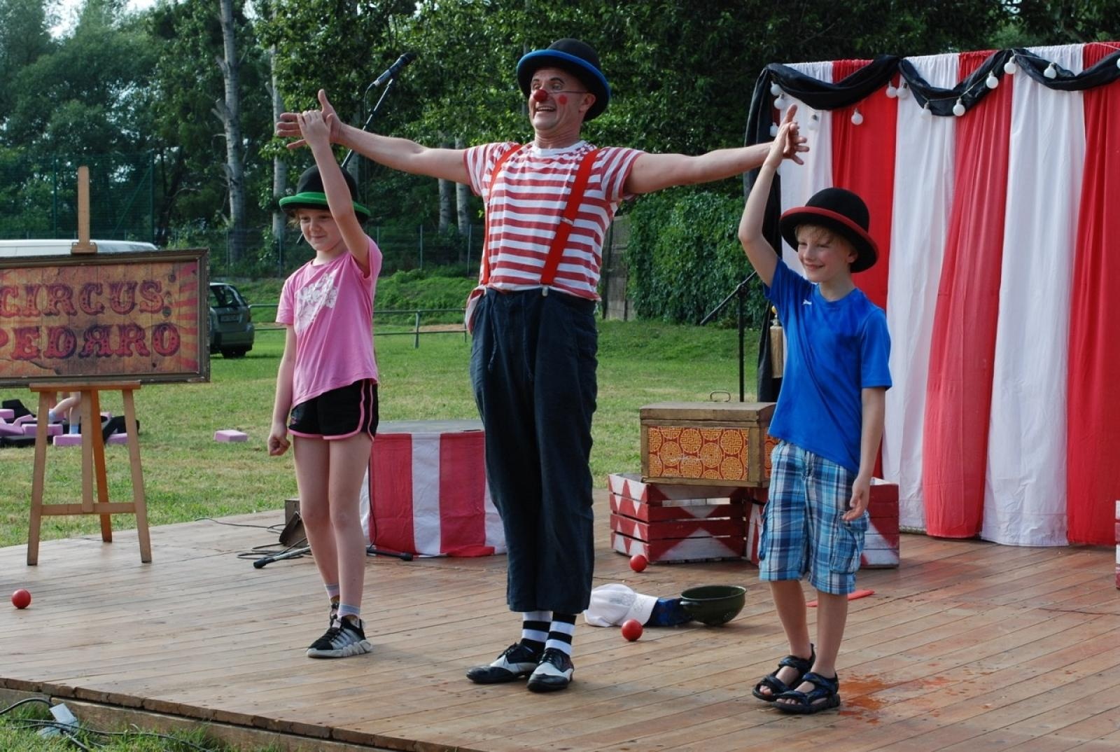 Zdjęcie w galerii na portalu naszraciborz.pl: Moc radości na pikniku z okazji Dnia Dziecka w Nędzy [FOTO] wiadomości z regionu