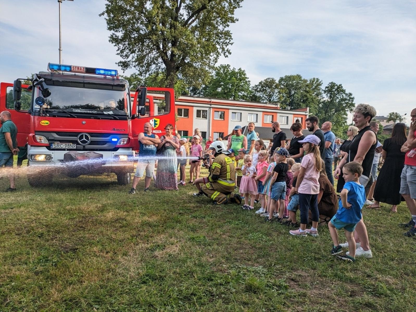 Zdjęcie w galerii na portalu naszraciborz.pl: Moc radości na pikniku z okazji Dnia Dziecka w Nędzy [FOTO] wiadomości z regionu