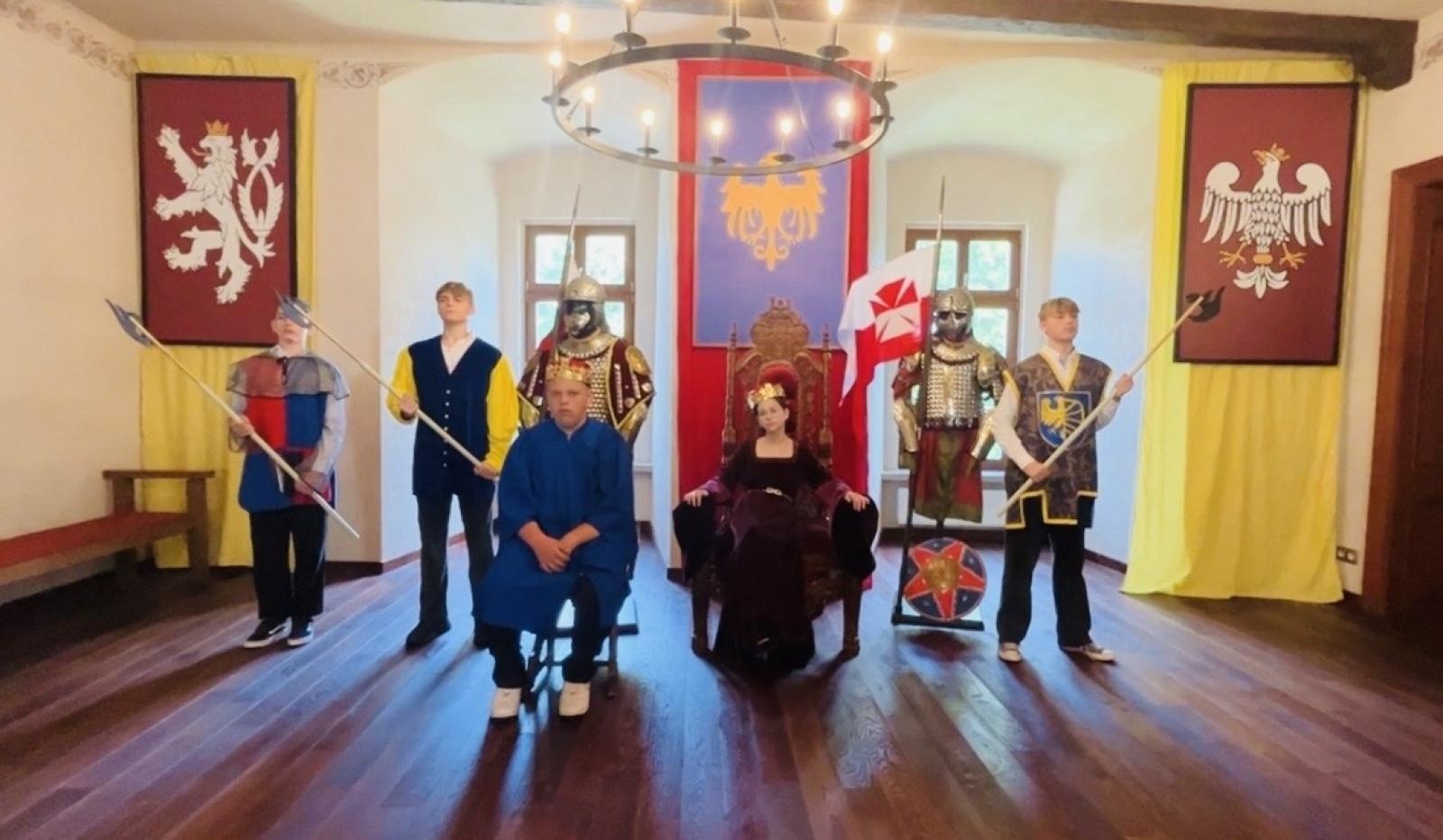 Zdjęcie w galerii na portalu naszraciborz.pl: Strażnicy pieczęci raciborskiego zamku wiadomości z regionu