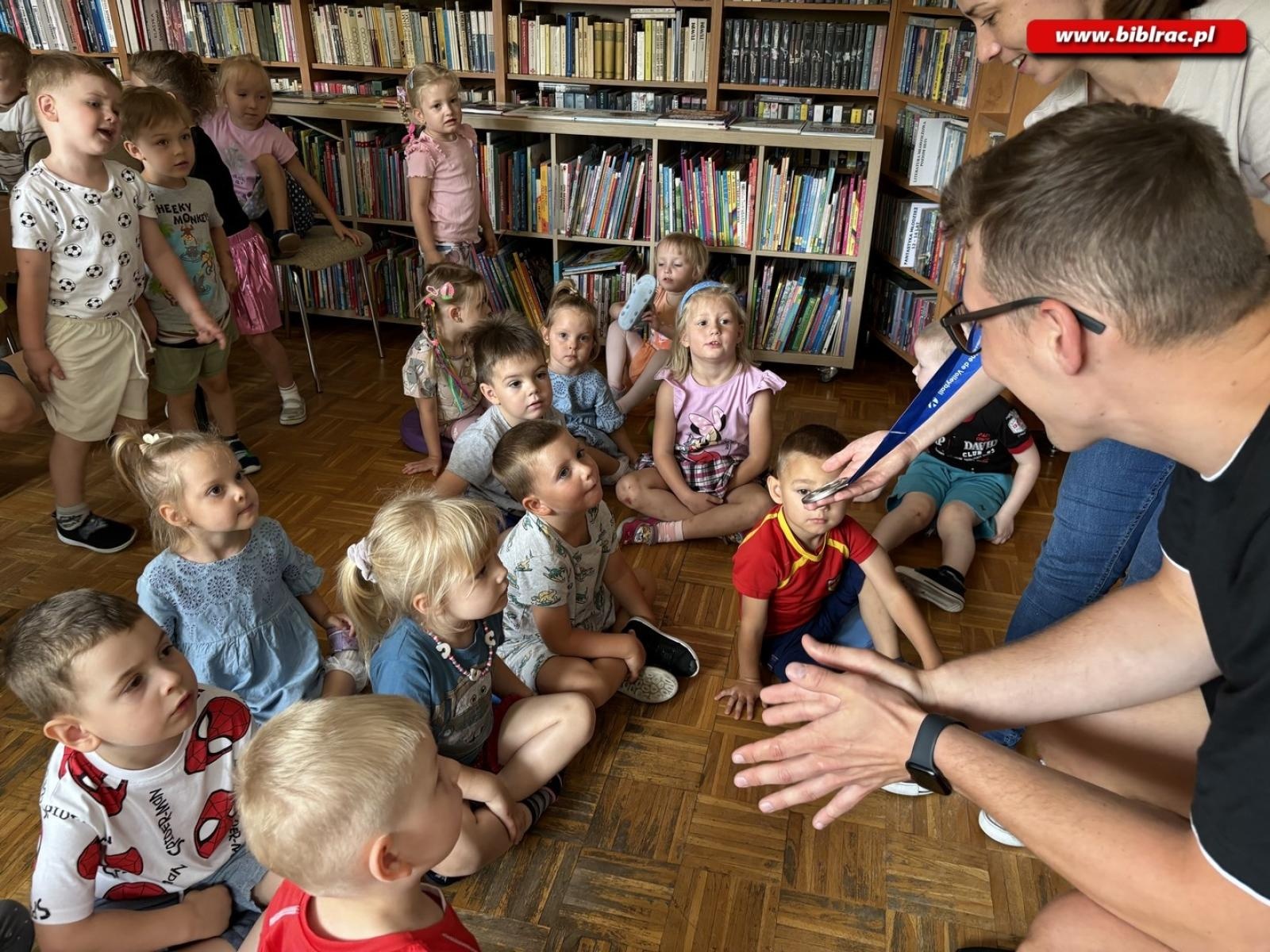 Zdjęcie w galerii na portalu naszraciborz.pl: Porozmawiajmy o książkach, Tygrysie! – relacja z Tygodnia Czytania Dzieciom wiadomości z regionu