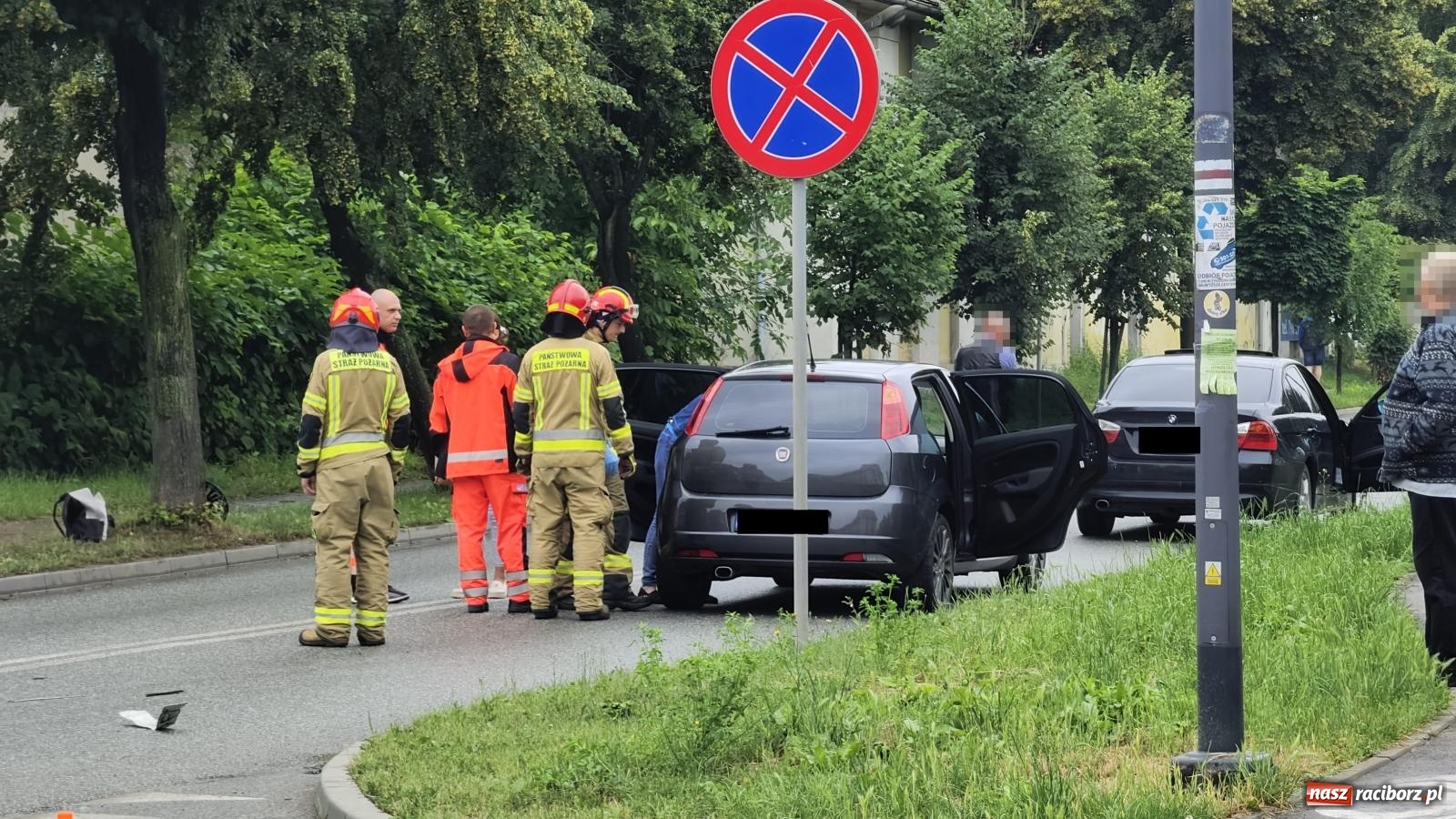 Zdjęcie w galerii na portalu naszraciborz.pl: Opel i BWM zderzyły się na skrzyżowaniu Kościuszki-Eichendorffa [FOTO] wiadomości z regionu