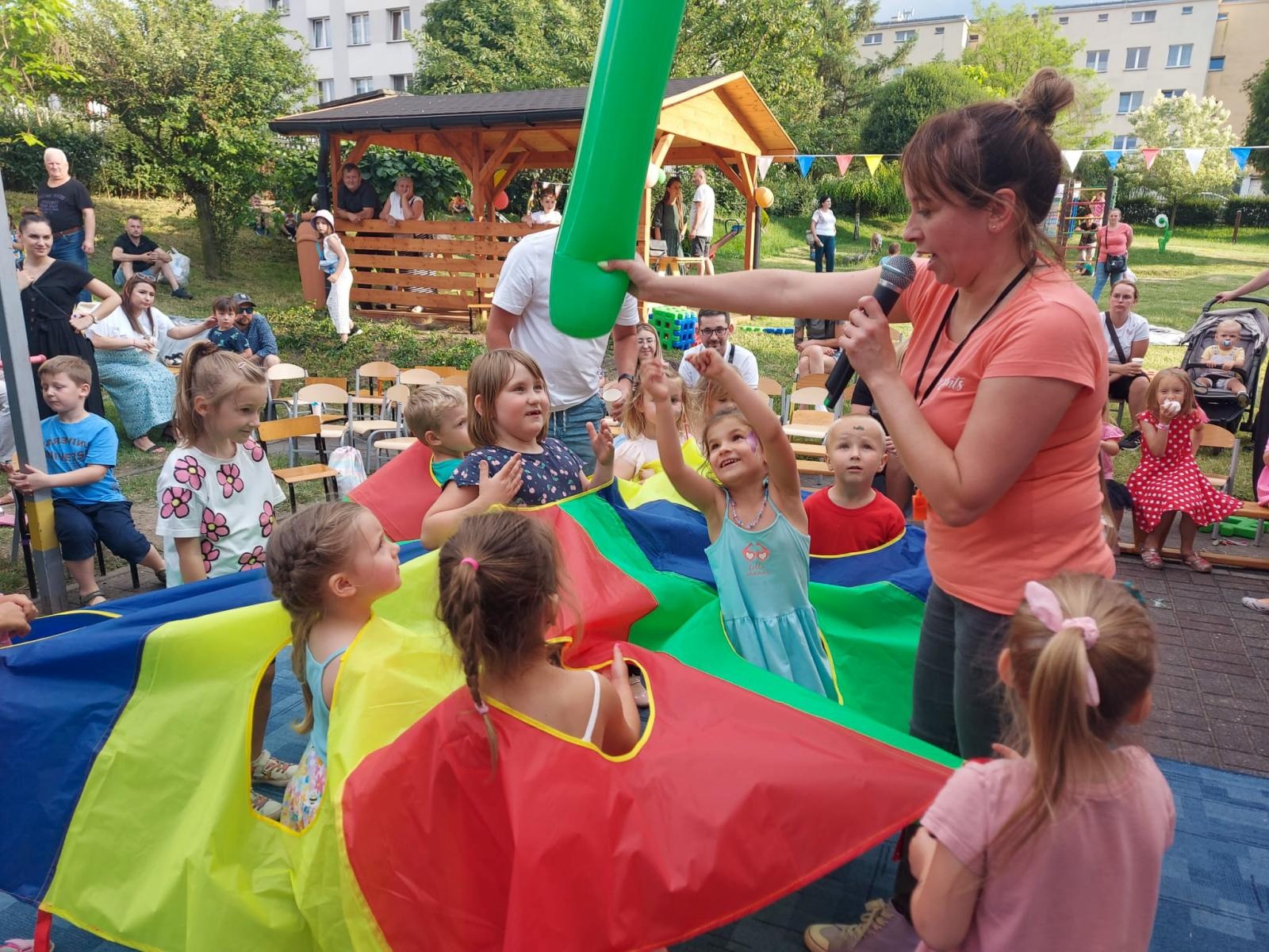 Zdjęcie w galerii na portalu naszraciborz.pl: Festyn rodzinny w Przedszkolu nr 15 w Raciborzu wiadomości z regionu
