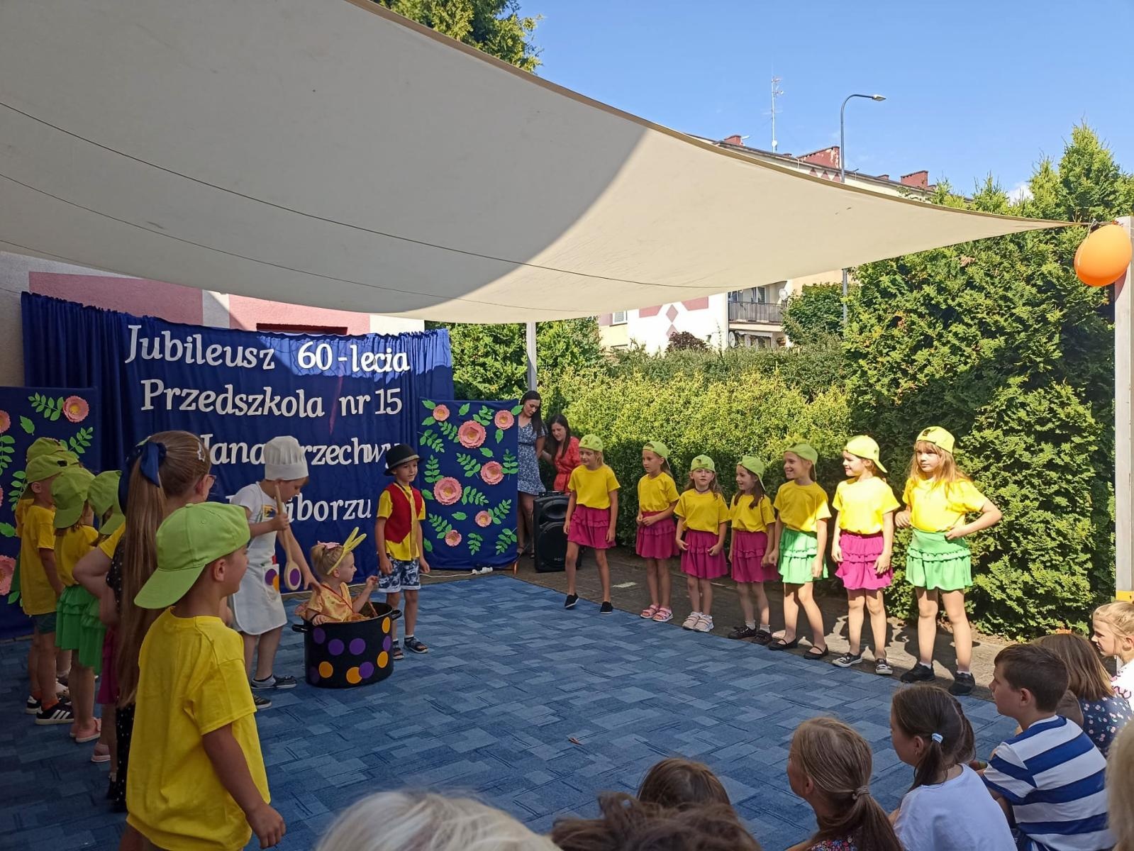 Zdjęcie w galerii na portalu naszraciborz.pl: Festyn rodzinny w Przedszkolu nr 15 w Raciborzu wiadomości z regionu