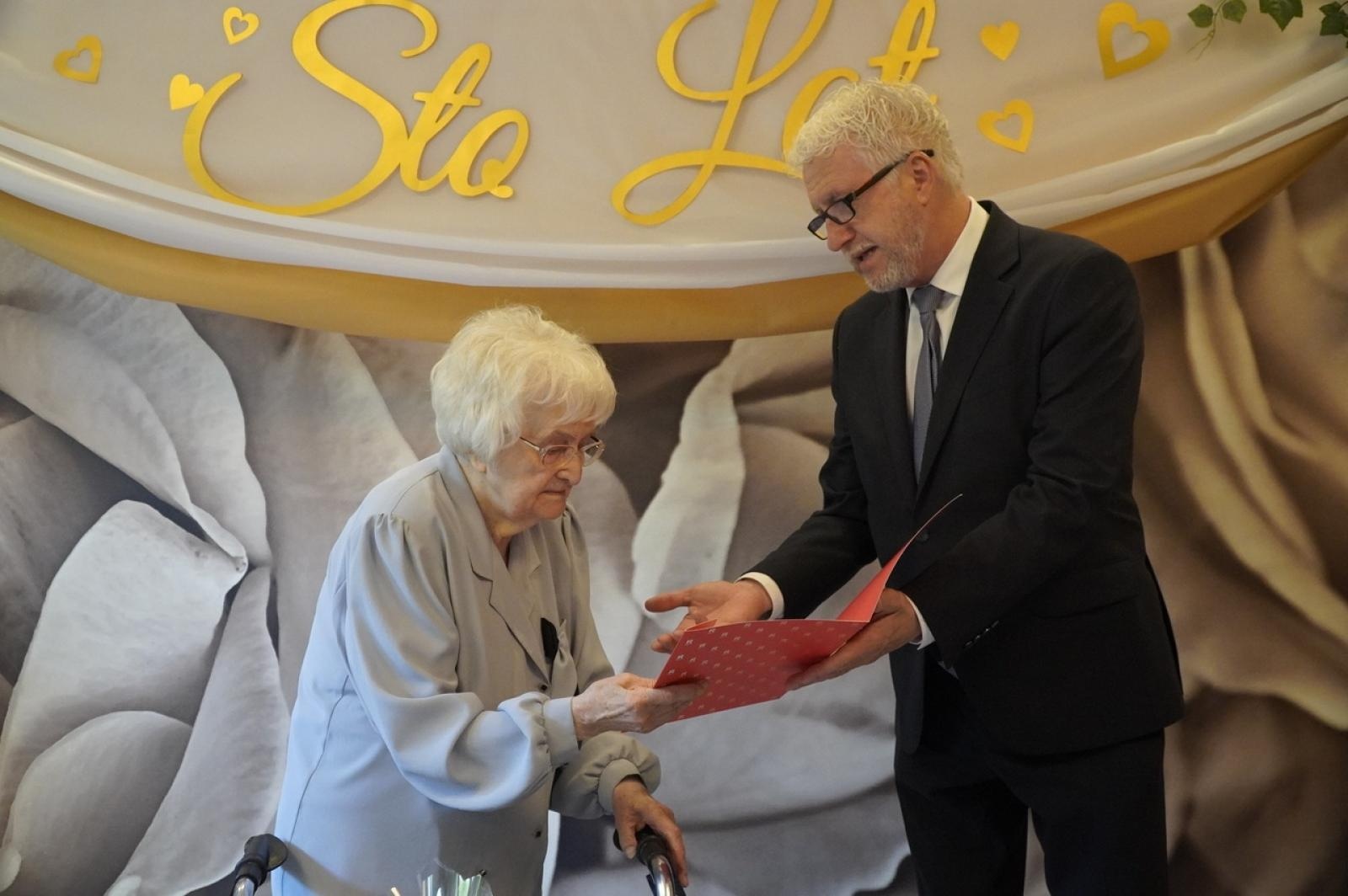 Zdjęcie w galerii na portalu naszraciborz.pl: Maria Obuchowska ukończyła sto lat. Obsługiwała sekretariat prezydenta wiadomości z regionu