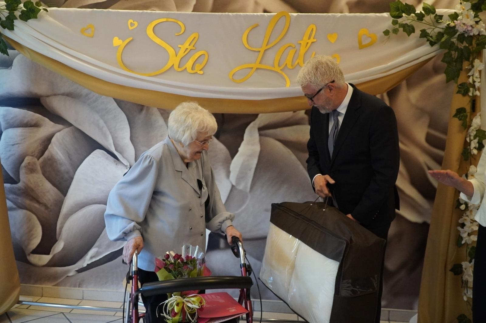 Zdjęcie w galerii na portalu naszraciborz.pl: Maria Obuchowska ukończyła sto lat. Obsługiwała sekretariat prezydenta wiadomości z regionu