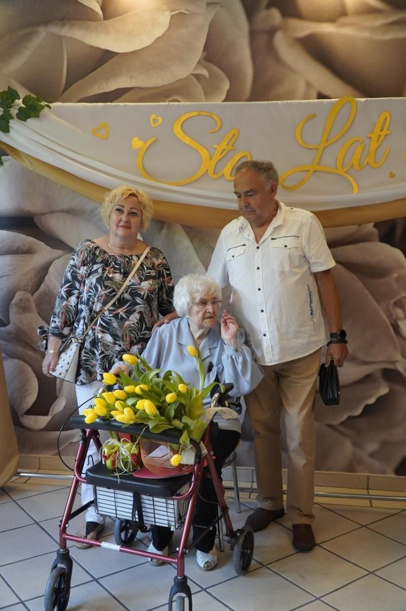 Zdjęcie w galerii na portalu naszraciborz.pl: Maria Obuchowska ukończyła sto lat. Obsługiwała sekretariat prezydenta wiadomości z regionu