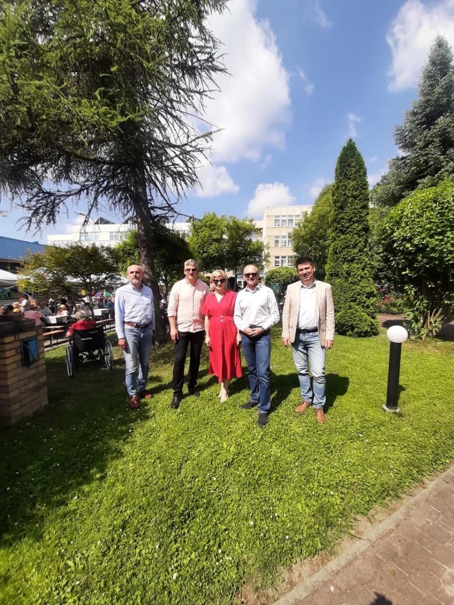 Zdjęcie w galerii na portalu naszraciborz.pl: Festyn Rodzinny w Domu Pomocy Społecznej Złota Jesień wiadomości z regionu