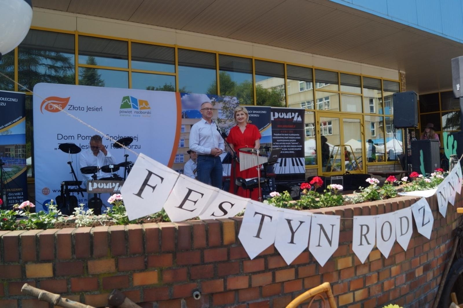 Zdjęcie w galerii na portalu naszraciborz.pl: Festyn Rodzinny w Domu Pomocy Społecznej Złota Jesień wiadomości z regionu