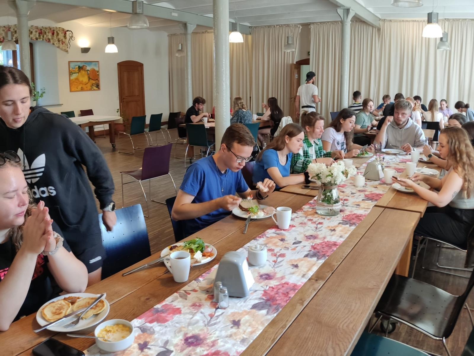 Zdjęcie w galerii na portalu naszraciborz.pl: Studenci Architektury ponownie na warsztatach ArchitEKO w Juchowie wiadomości z regionu