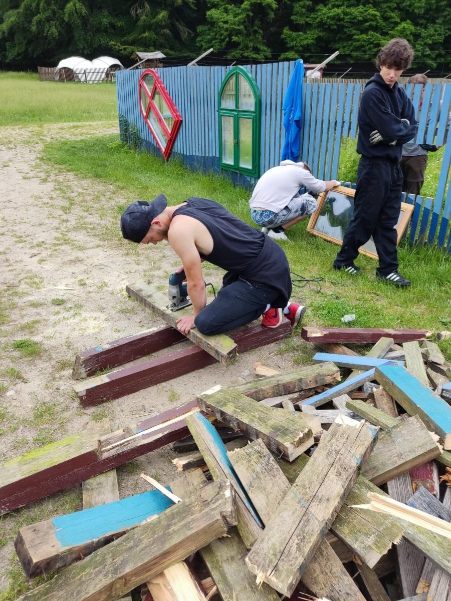 Zdjęcie w galerii na portalu naszraciborz.pl: Studenci Architektury ponownie na warsztatach ArchitEKO w Juchowie wiadomości z regionu