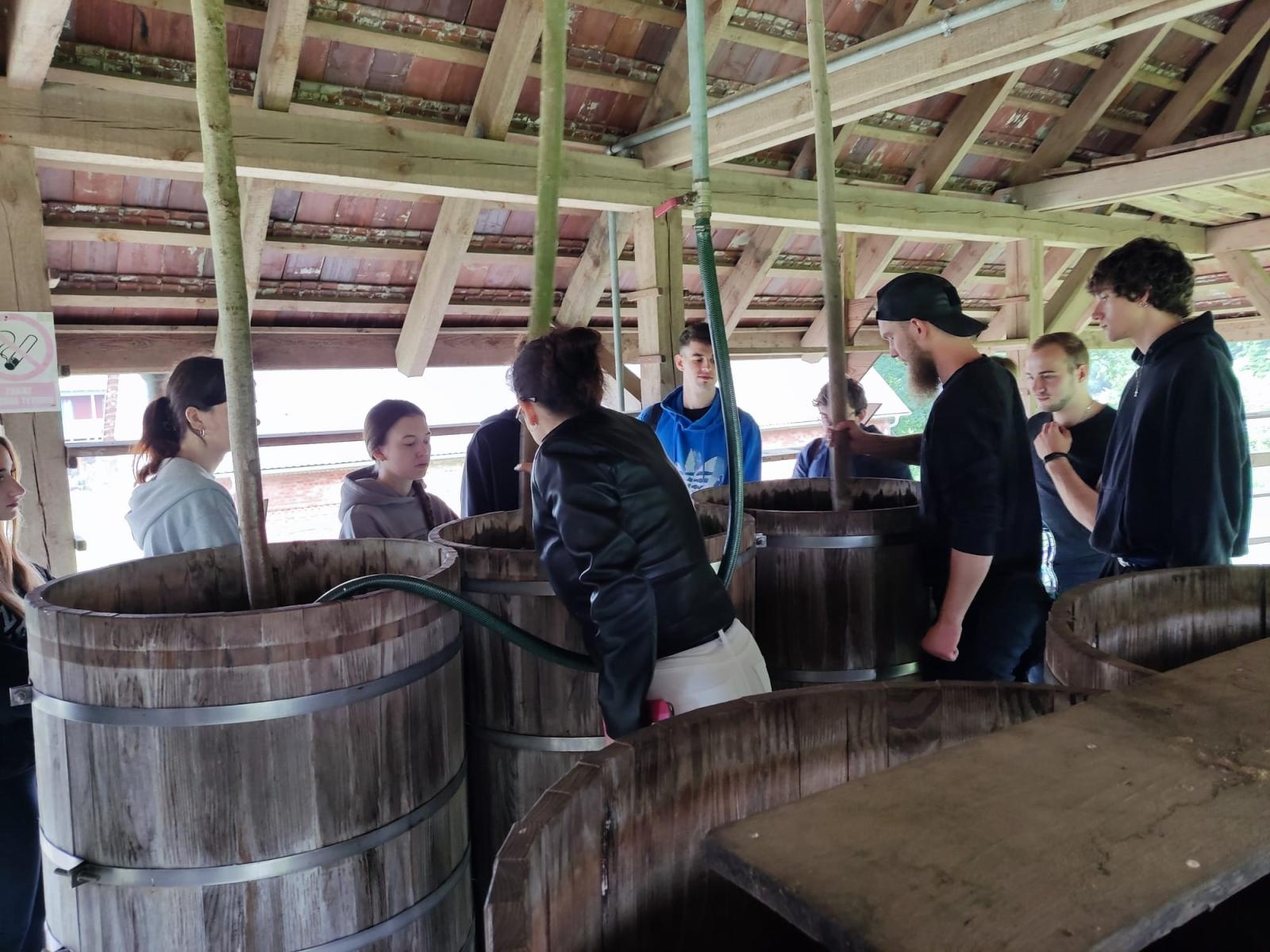 Zdjęcie w galerii na portalu naszraciborz.pl: Studenci Architektury ponownie na warsztatach ArchitEKO w Juchowie wiadomości z regionu