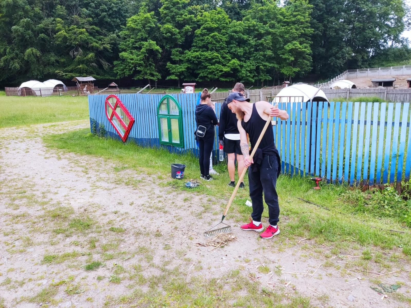 Zdjęcie w galerii na portalu naszraciborz.pl: Studenci Architektury ponownie na warsztatach ArchitEKO w Juchowie wiadomości z regionu
