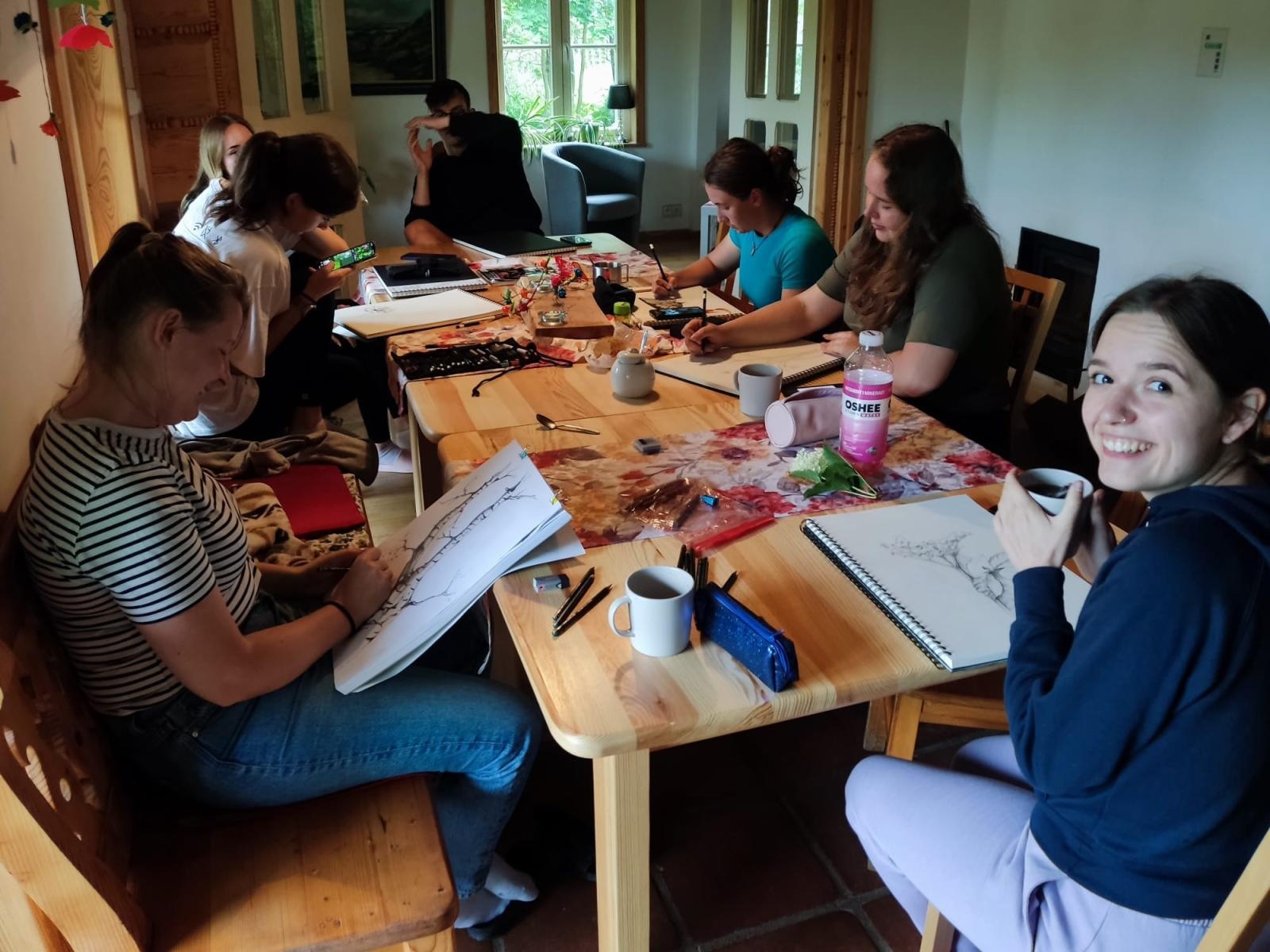 Zdjęcie w galerii na portalu naszraciborz.pl: Studenci Architektury ponownie na warsztatach ArchitEKO w Juchowie wiadomości z regionu