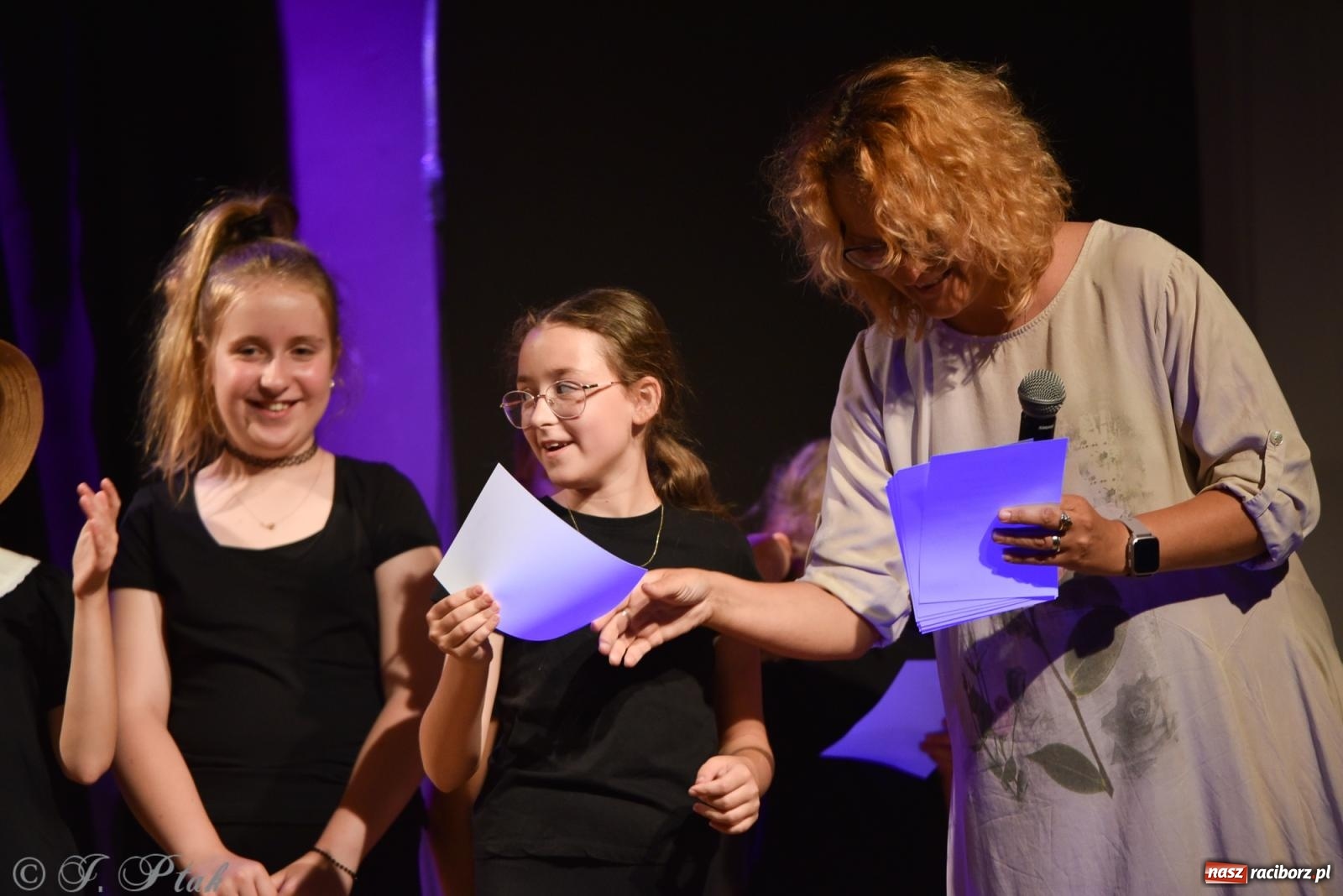 Zdjęcie w galerii na portalu naszraciborz.pl: Czwarta ściana, czyli Wieczór Premier w MDK-u wiadomości z regionu