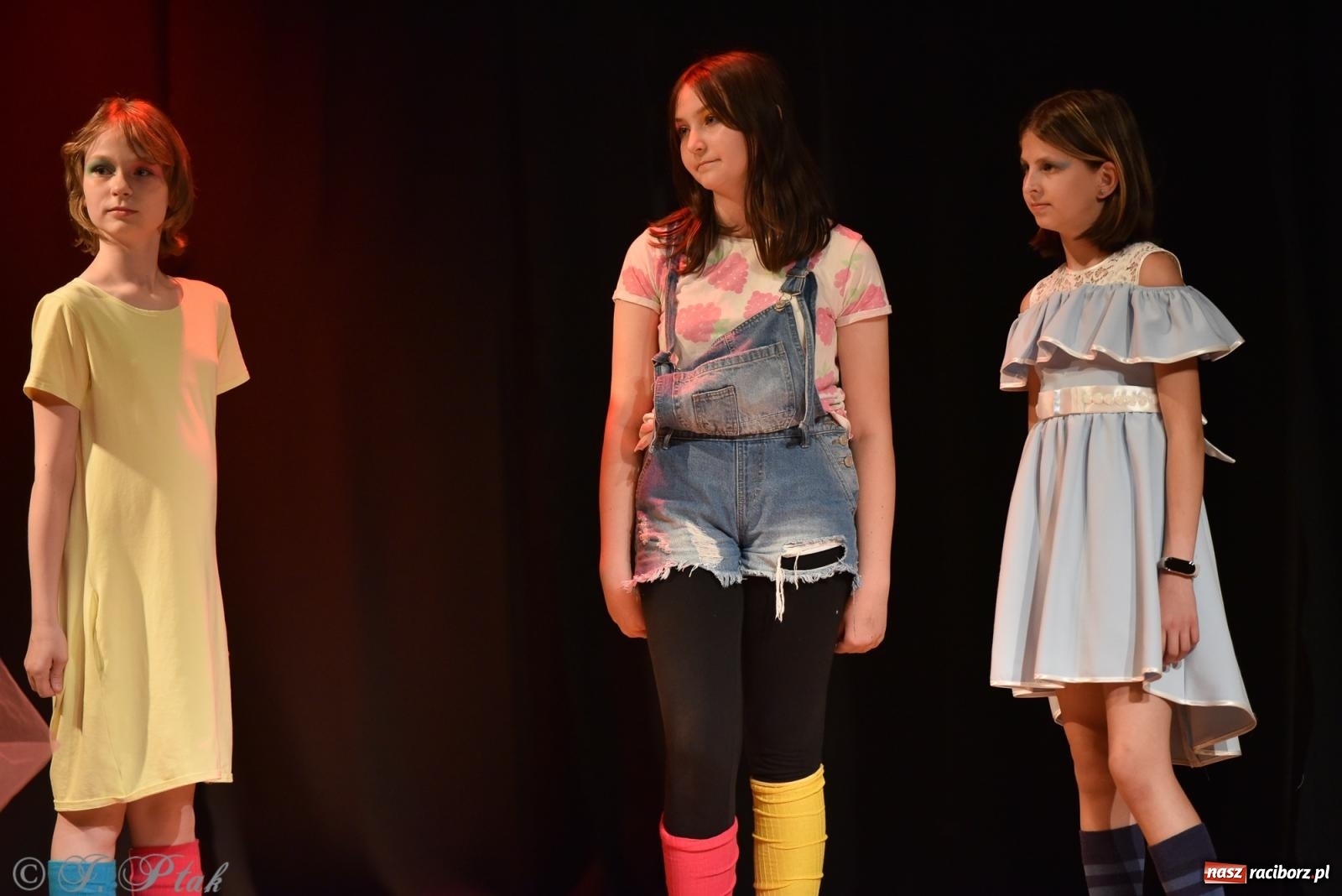 Zdjęcie w galerii na portalu naszraciborz.pl: Czwarta ściana, czyli Wieczór Premier w MDK-u wiadomości z regionu