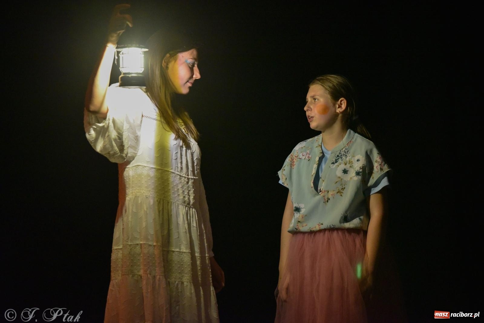 Zdjęcie w galerii na portalu naszraciborz.pl: Czwarta ściana, czyli Wieczór Premier w MDK-u wiadomości z regionu