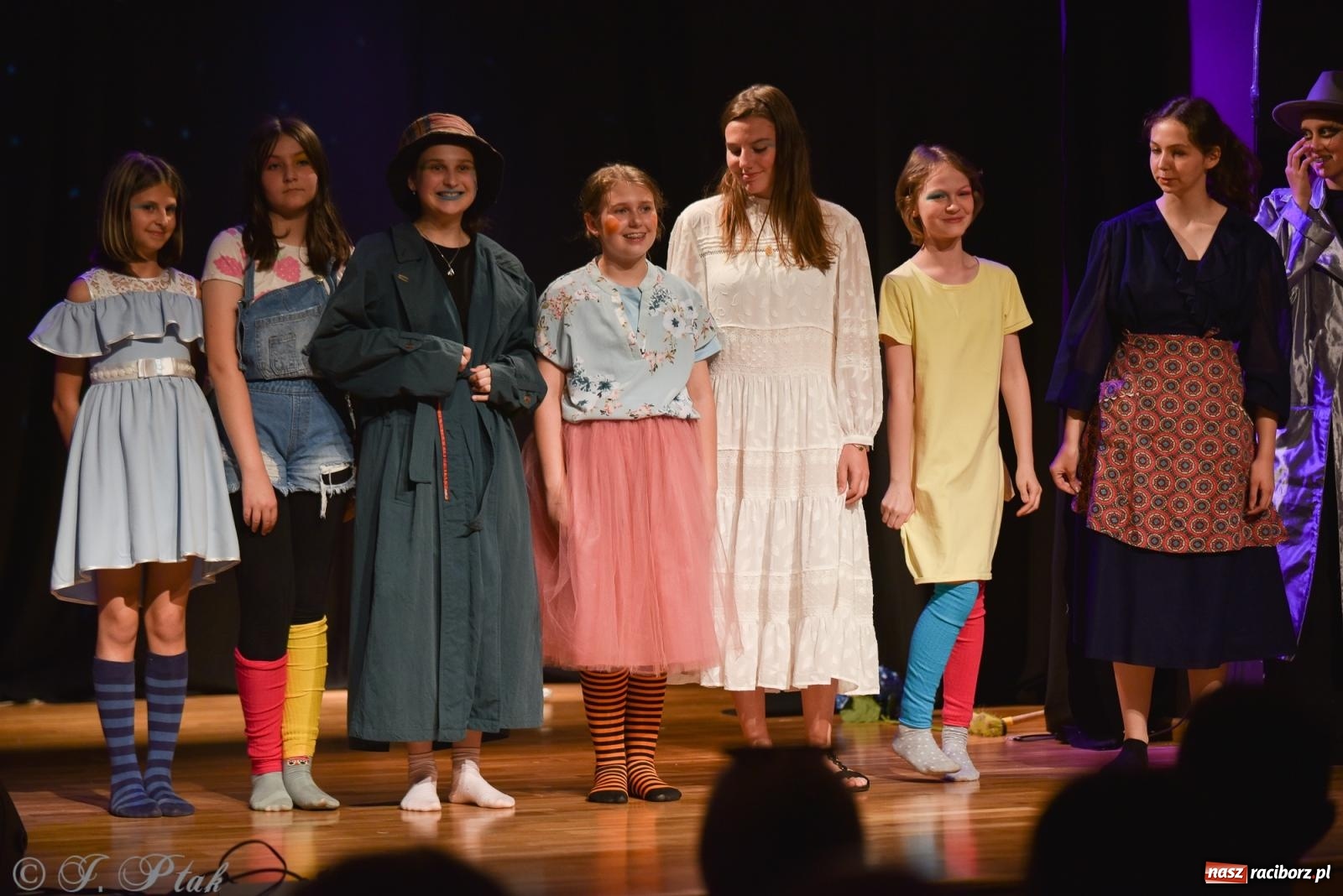 Zdjęcie w galerii na portalu naszraciborz.pl: Czwarta ściana, czyli Wieczór Premier w MDK-u wiadomości z regionu