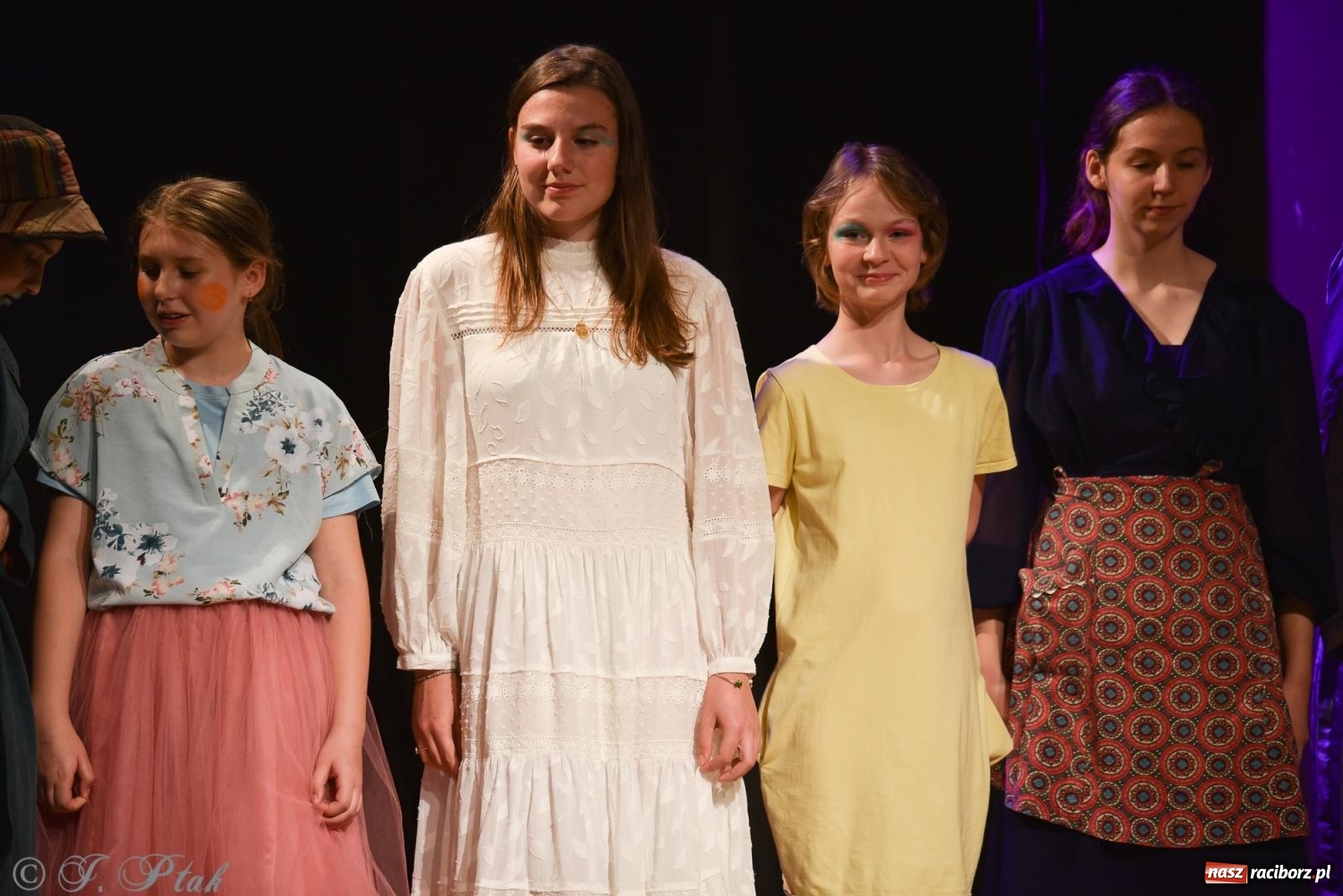 Zdjęcie w galerii na portalu naszraciborz.pl: Czwarta ściana, czyli Wieczór Premier w MDK-u wiadomości z regionu