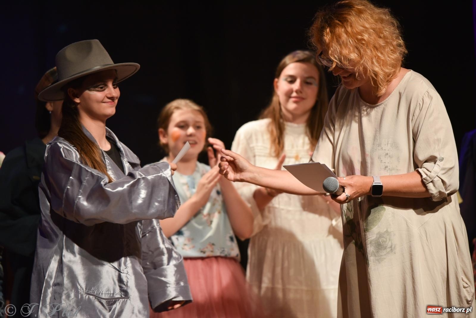 Zdjęcie w galerii na portalu naszraciborz.pl: Czwarta ściana, czyli Wieczór Premier w MDK-u wiadomości z regionu