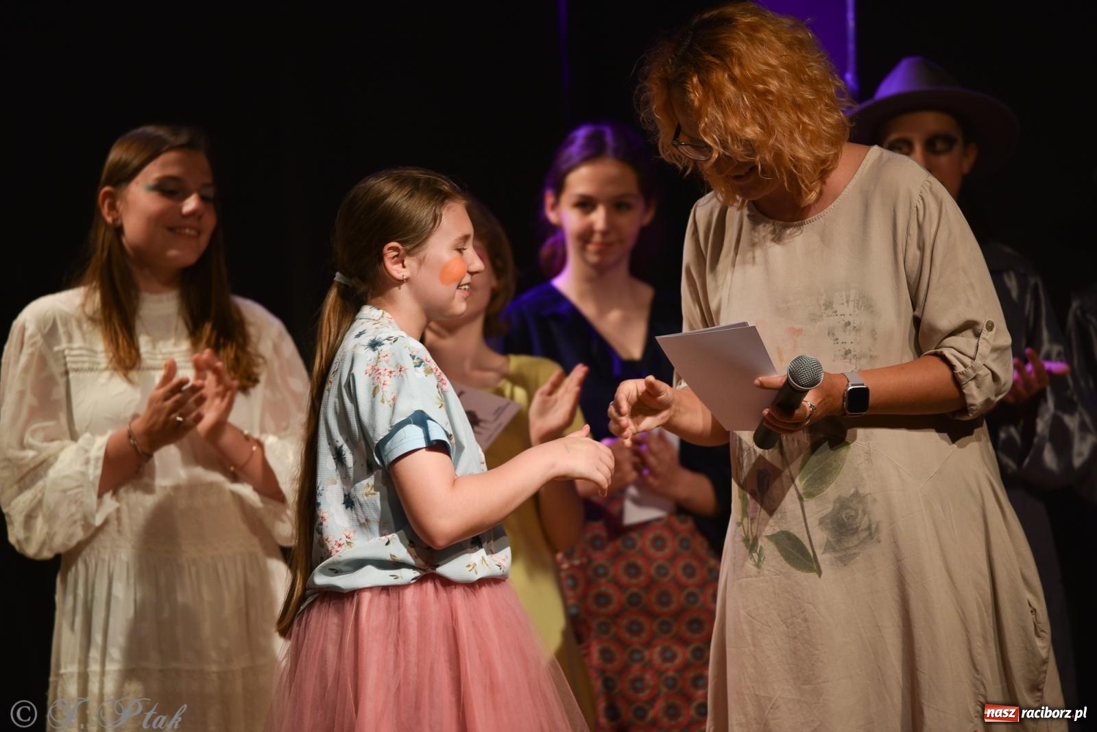 Zdjęcie w galerii na portalu naszraciborz.pl: Czwarta ściana, czyli Wieczór Premier w MDK-u wiadomości z regionu