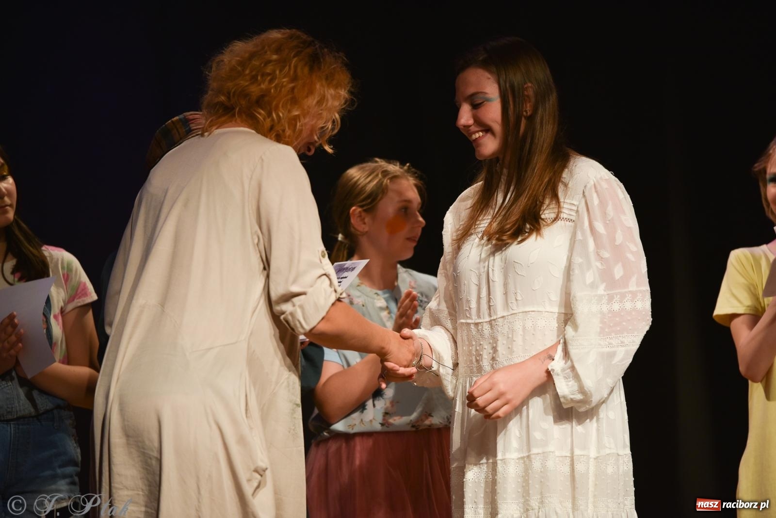 Zdjęcie w galerii na portalu naszraciborz.pl: Czwarta ściana, czyli Wieczór Premier w MDK-u wiadomości z regionu