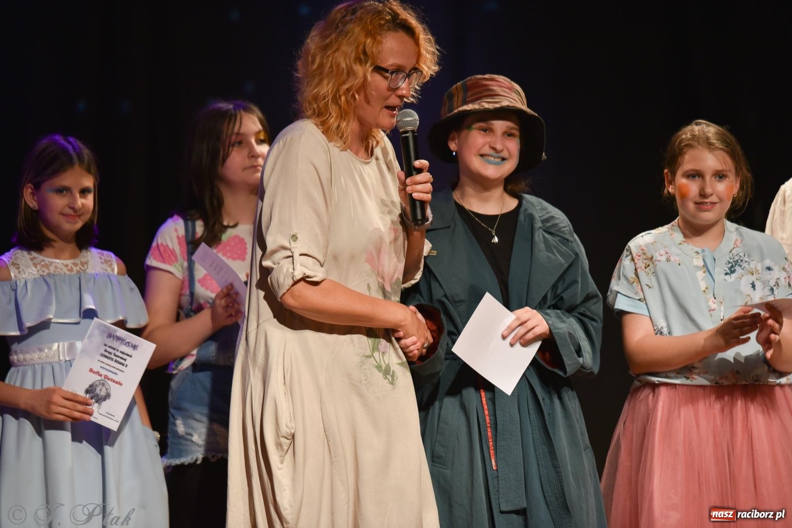 Zdjęcie w galerii na portalu naszraciborz.pl: Czwarta ściana, czyli Wieczór Premier w MDK-u wiadomości z regionu