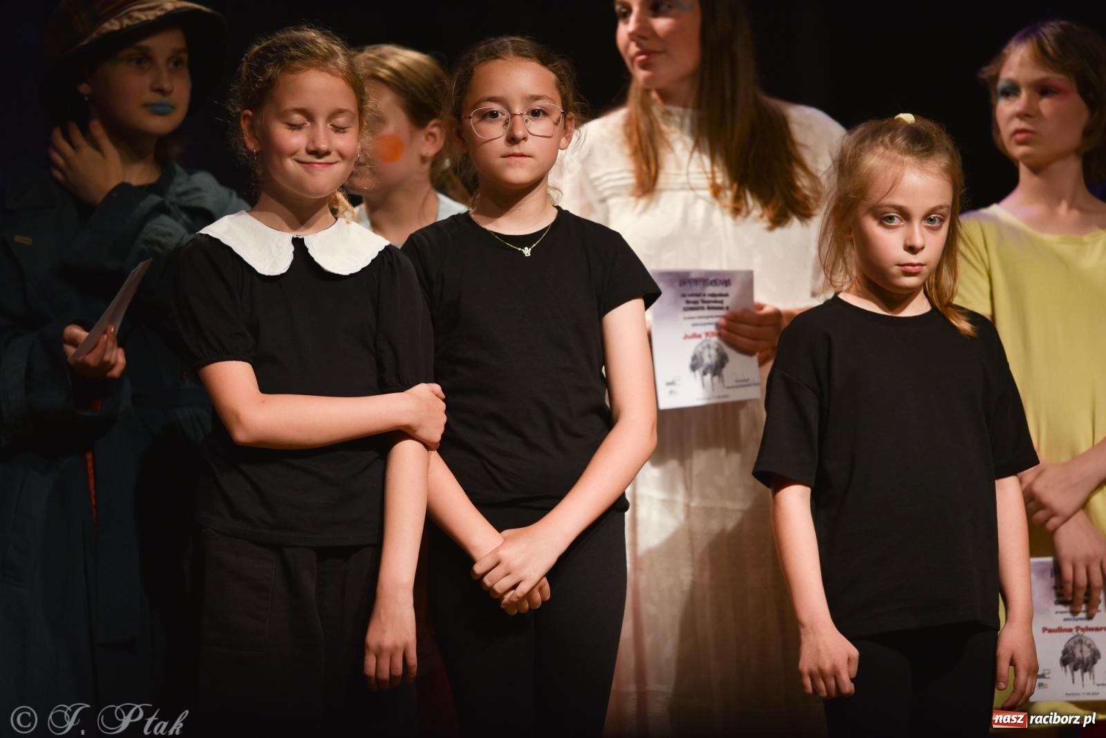 Zdjęcie w galerii na portalu naszraciborz.pl: Czwarta ściana, czyli Wieczór Premier w MDK-u wiadomości z regionu