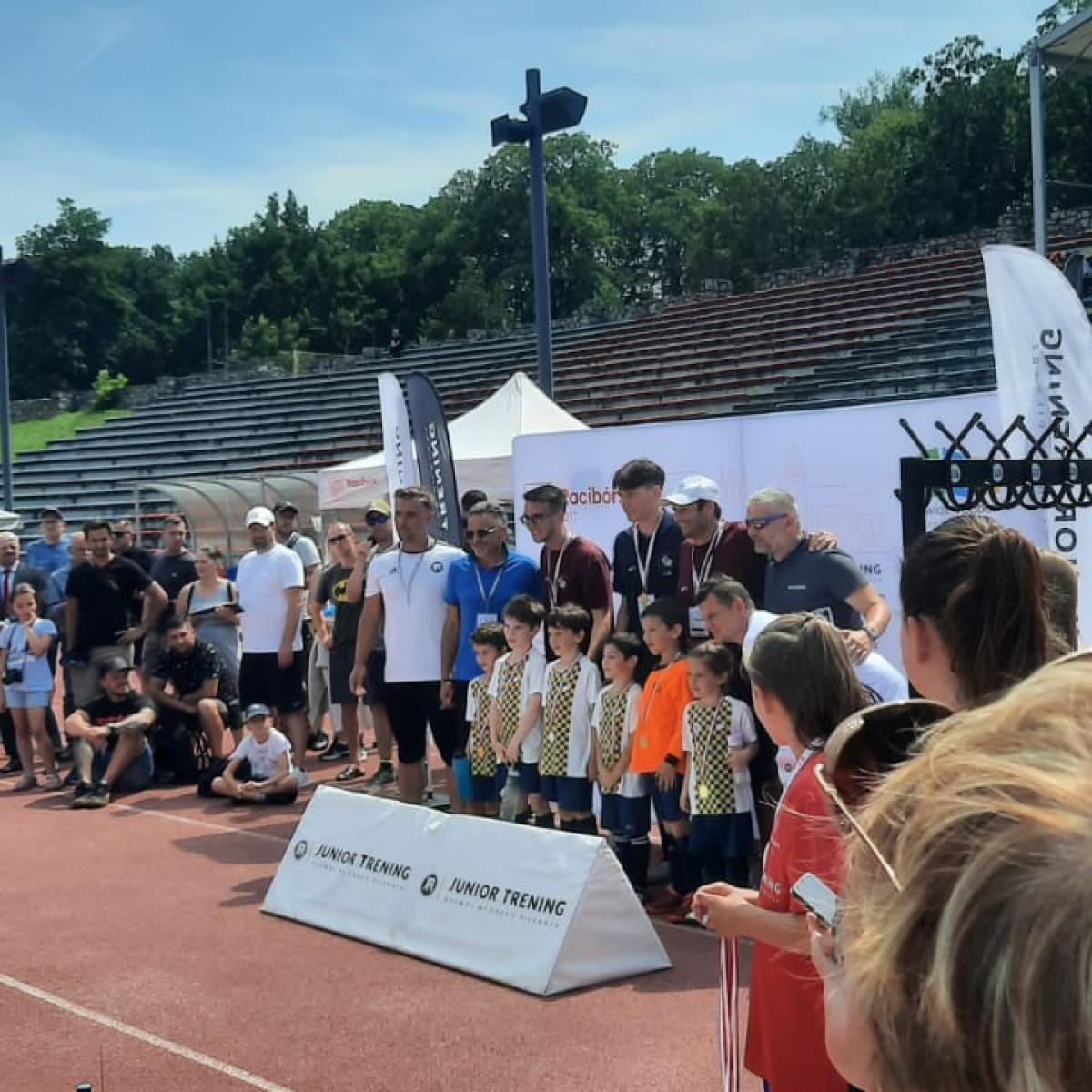 Zdjęcie w galerii na portalu naszraciborz.pl: Piłkarska reprezentacja Zugló w Raciborzu wiadomości z regionu