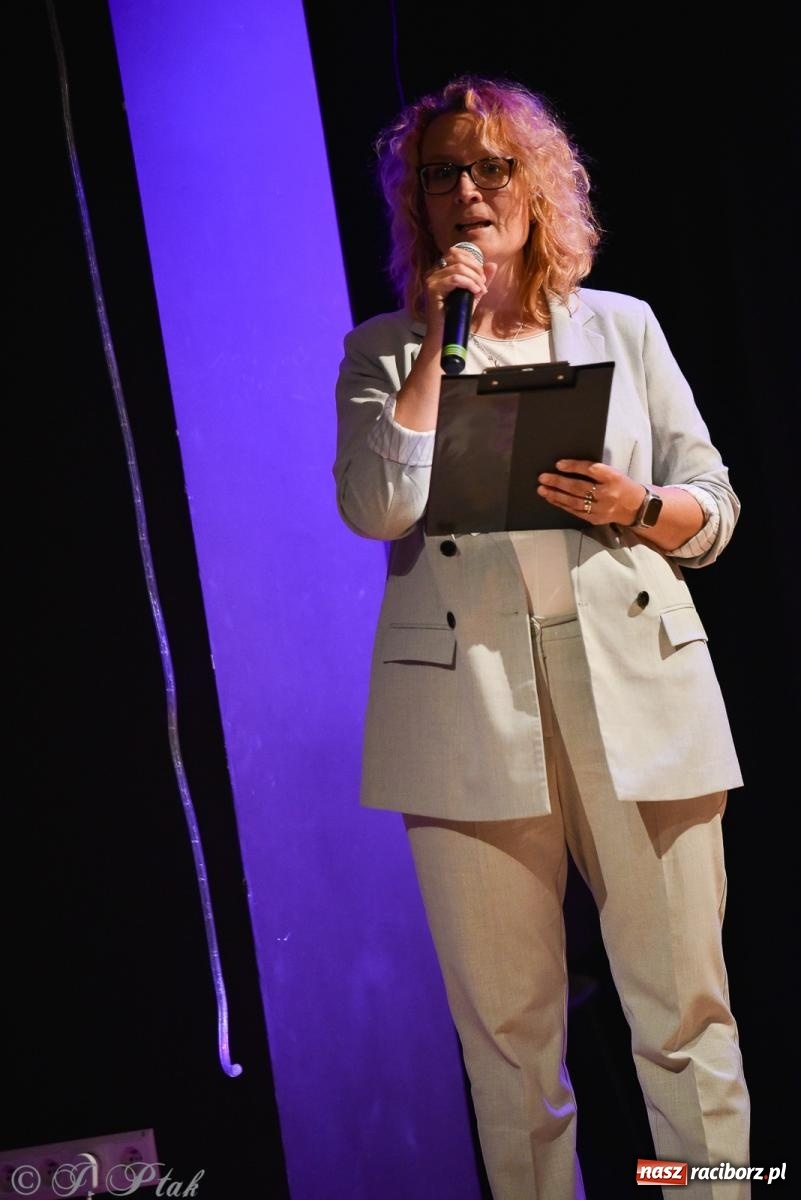 Zdjęcie w galerii na portalu naszraciborz.pl: Wieczorek muzyczno-poetycki w raciborskim MDK [FOTO i WIDEO] wiadomości z regionu