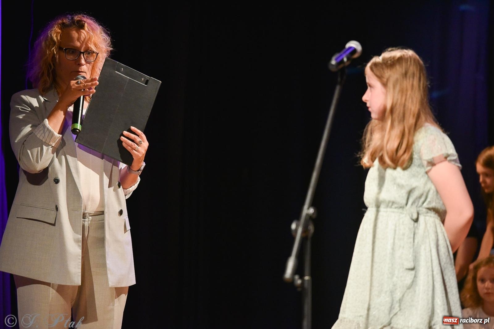 Zdjęcie w galerii na portalu naszraciborz.pl: Wieczorek muzyczno-poetycki w raciborskim MDK [FOTO i WIDEO] wiadomości z regionu