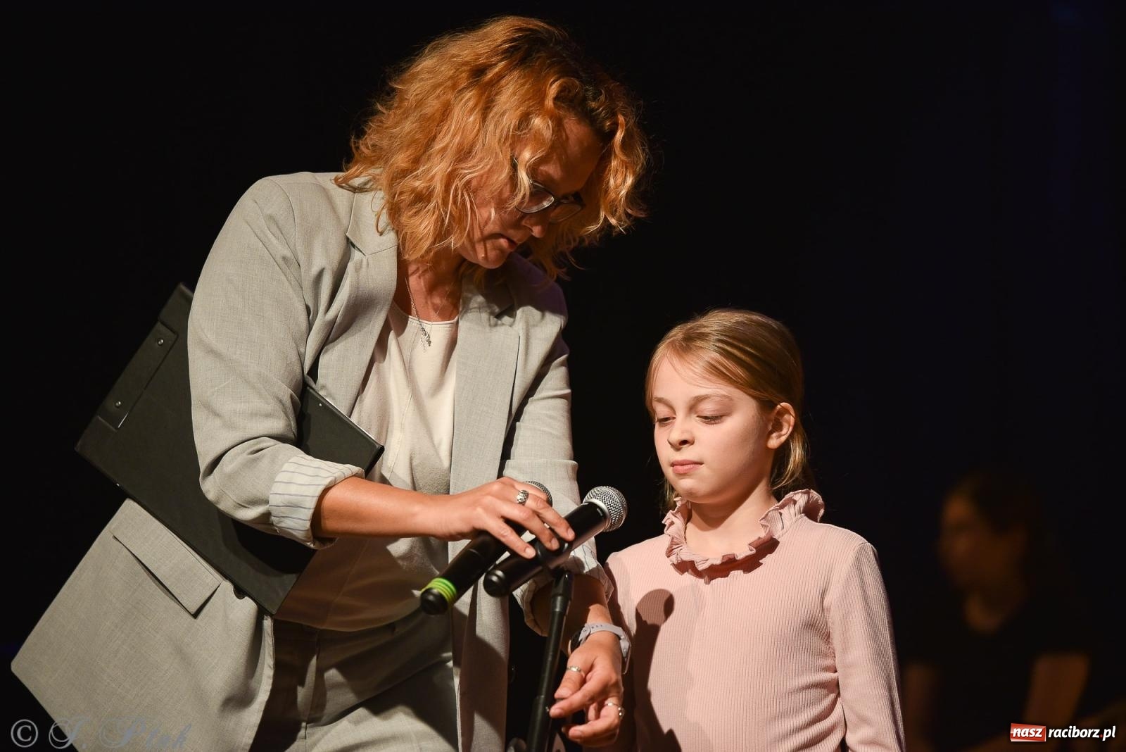 Zdjęcie w galerii na portalu naszraciborz.pl: Wieczorek muzyczno-poetycki w raciborskim MDK [FOTO i WIDEO] wiadomości z regionu