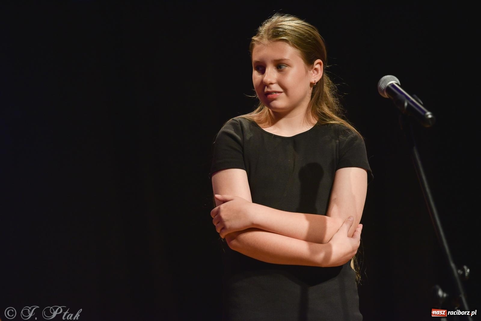 Zdjęcie w galerii na portalu naszraciborz.pl: Wieczorek muzyczno-poetycki w raciborskim MDK [FOTO i WIDEO] wiadomości z regionu