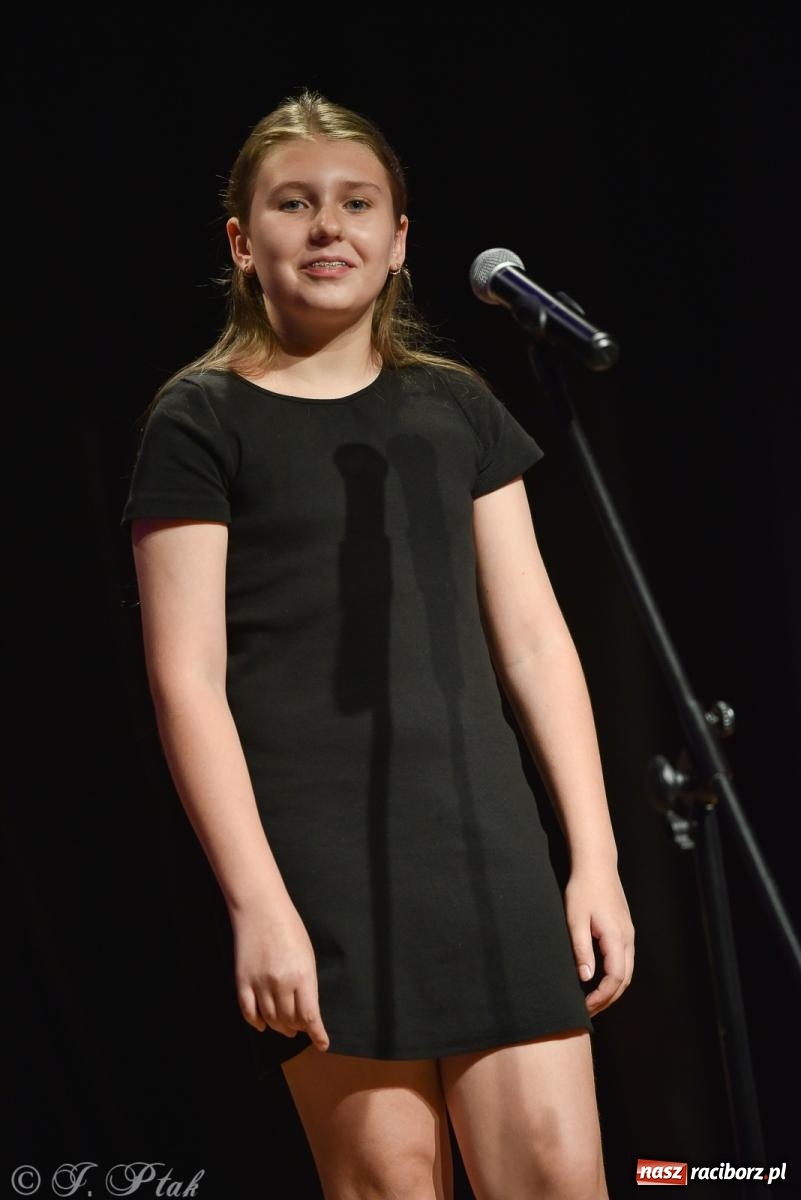 Zdjęcie w galerii na portalu naszraciborz.pl: Wieczorek muzyczno-poetycki w raciborskim MDK [FOTO i WIDEO] wiadomości z regionu