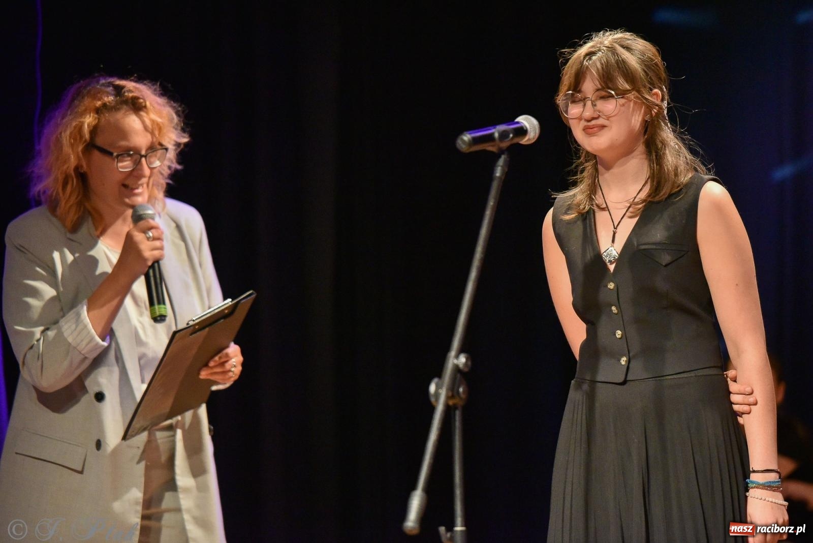 Zdjęcie w galerii na portalu naszraciborz.pl: Wieczorek muzyczno-poetycki w raciborskim MDK [FOTO i WIDEO] wiadomości z regionu