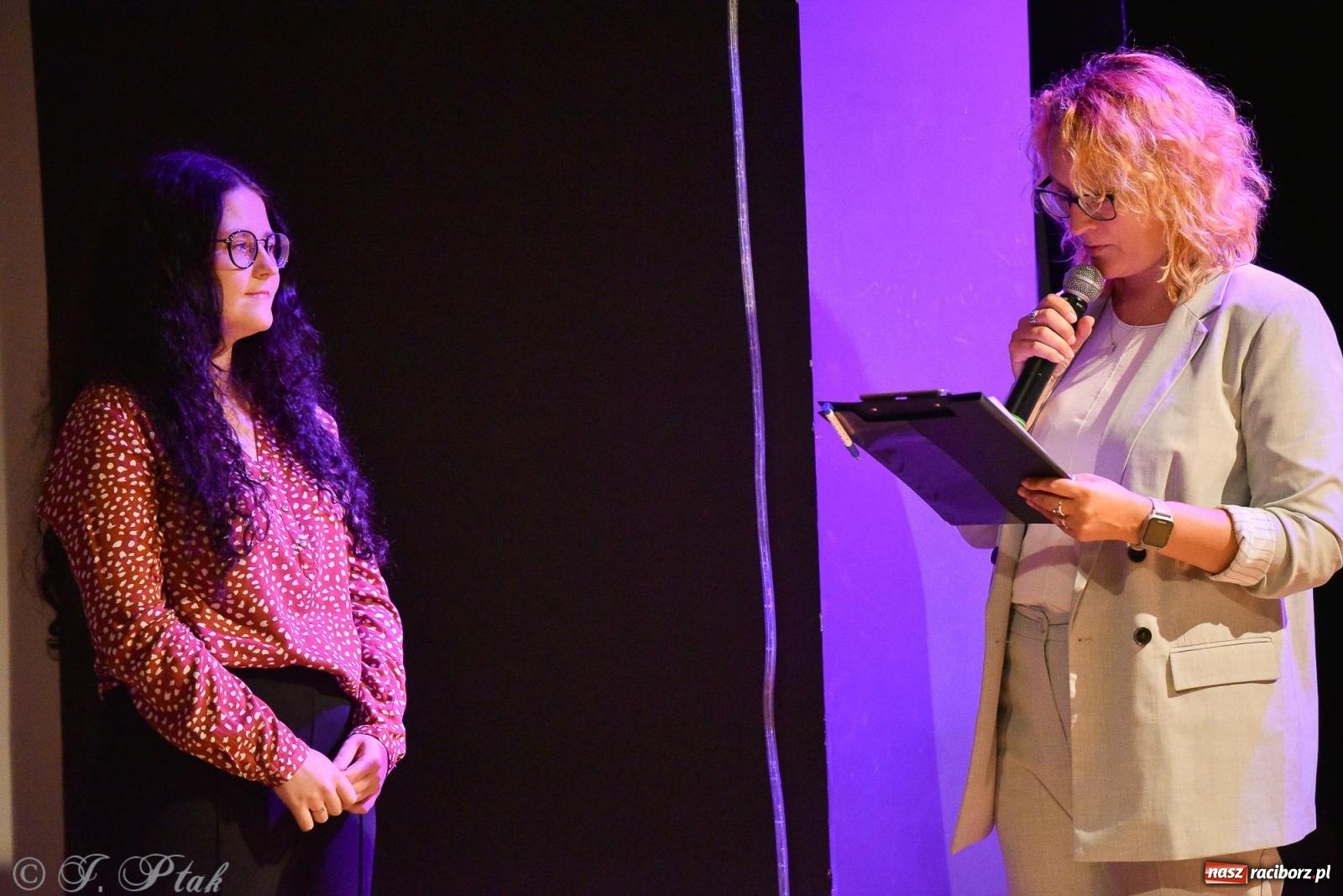 Zdjęcie w galerii na portalu naszraciborz.pl: Wieczorek muzyczno-poetycki w raciborskim MDK [FOTO i WIDEO] wiadomości z regionu