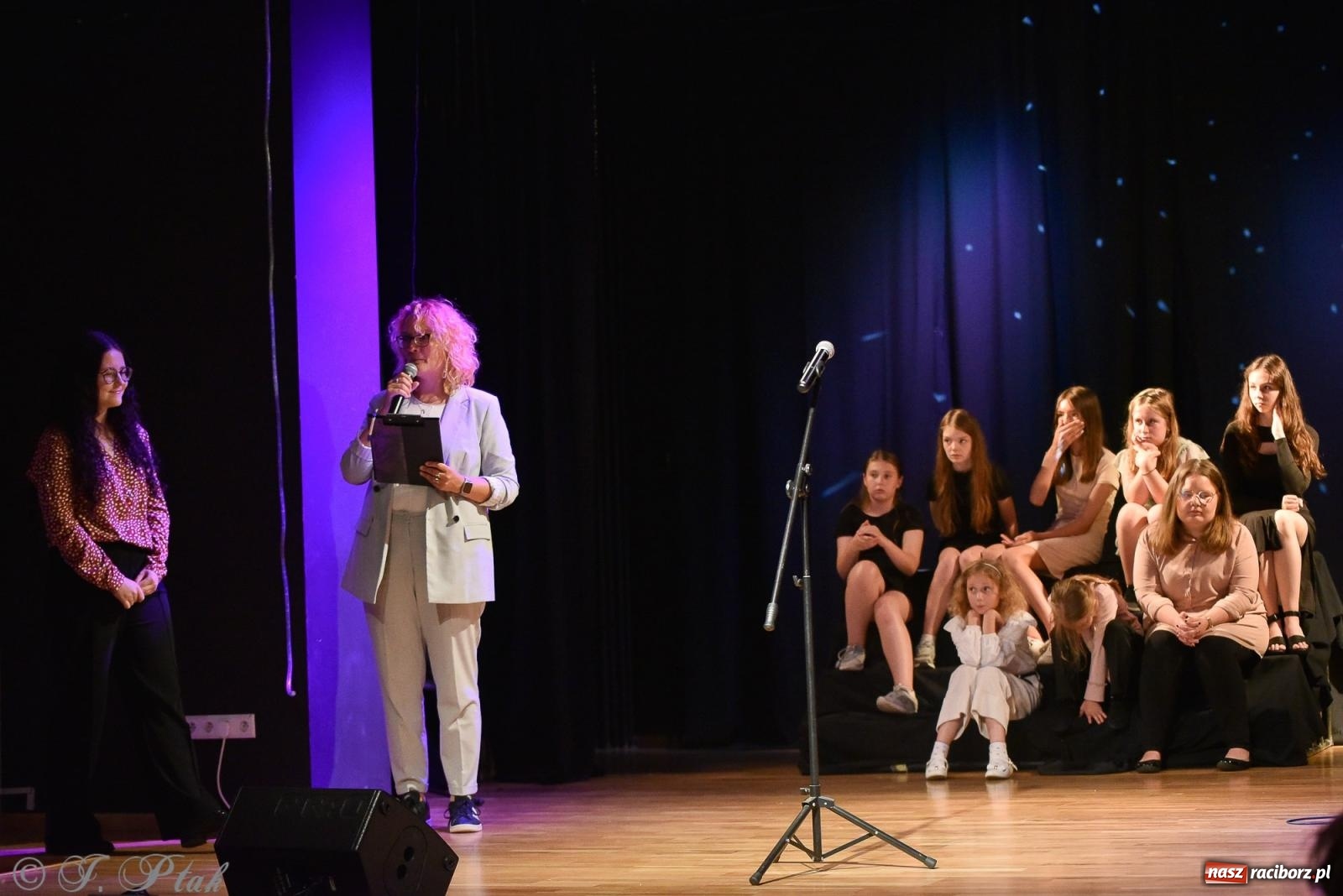 Zdjęcie w galerii na portalu naszraciborz.pl: Wieczorek muzyczno-poetycki w raciborskim MDK [FOTO i WIDEO] wiadomości z regionu
