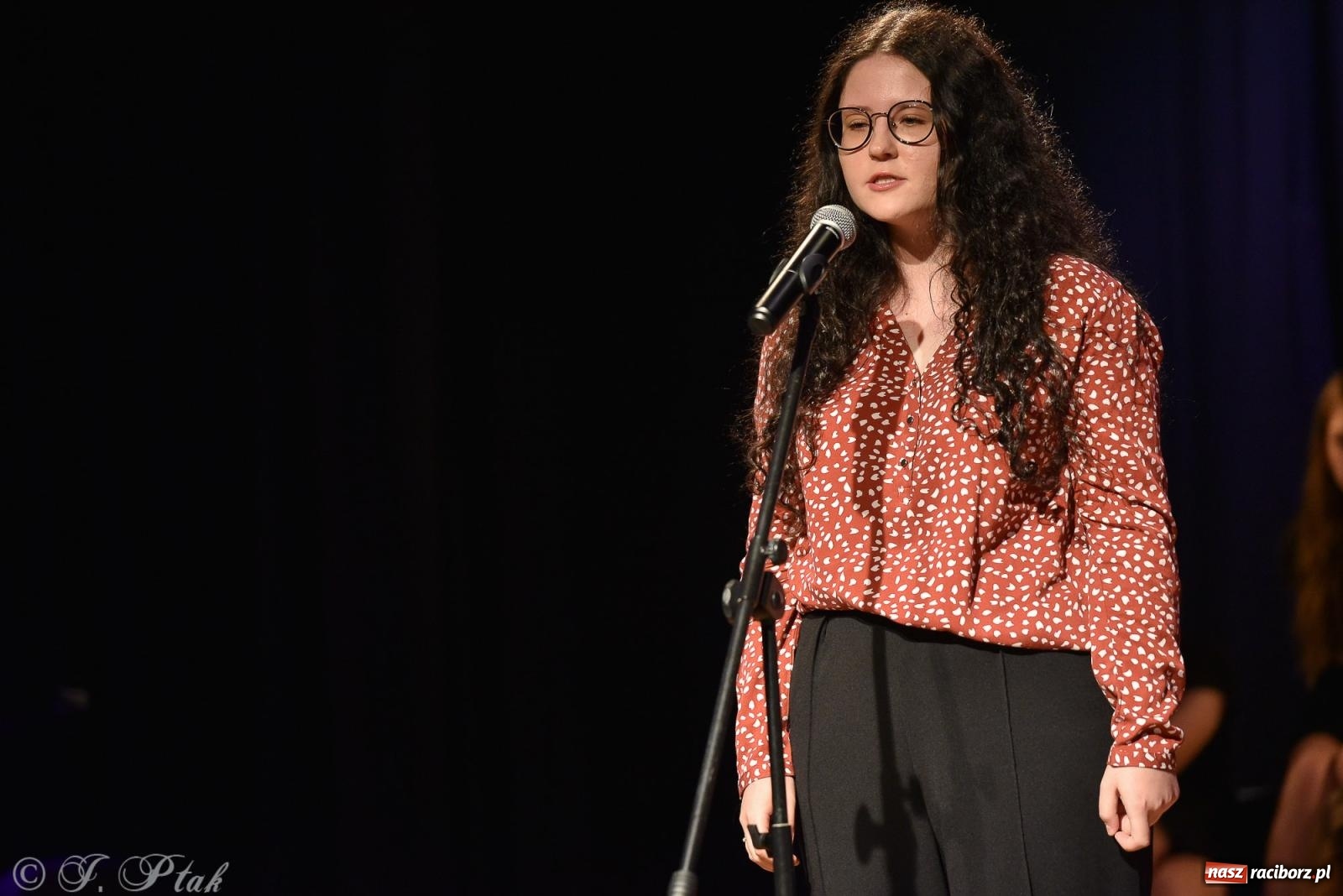 Zdjęcie w galerii na portalu naszraciborz.pl: Wieczorek muzyczno-poetycki w raciborskim MDK [FOTO i WIDEO] wiadomości z regionu