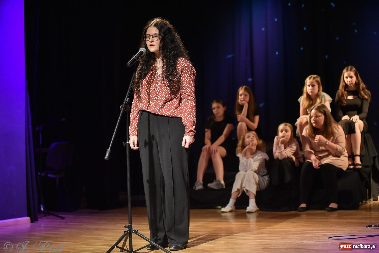 Zdjęcie w galerii na portalu naszraciborz.pl: Wieczorek muzyczno-poetycki w raciborskim MDK [FOTO i WIDEO] wiadomości z regionu
