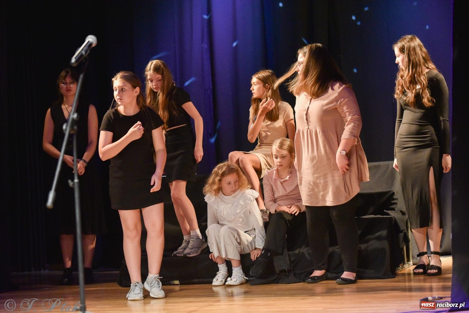 Zdjęcie w galerii na portalu naszraciborz.pl: Wieczorek muzyczno-poetycki w raciborskim MDK [FOTO i WIDEO] wiadomości z regionu