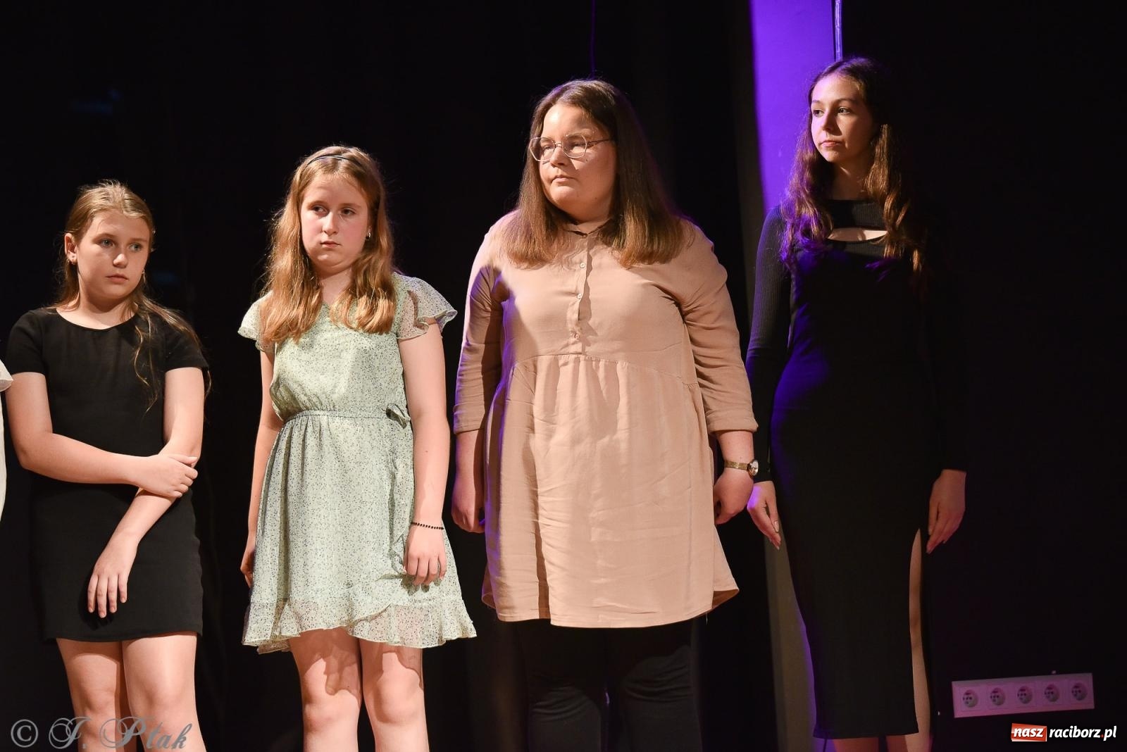 Zdjęcie w galerii na portalu naszraciborz.pl: Wieczorek muzyczno-poetycki w raciborskim MDK [FOTO i WIDEO] wiadomości z regionu