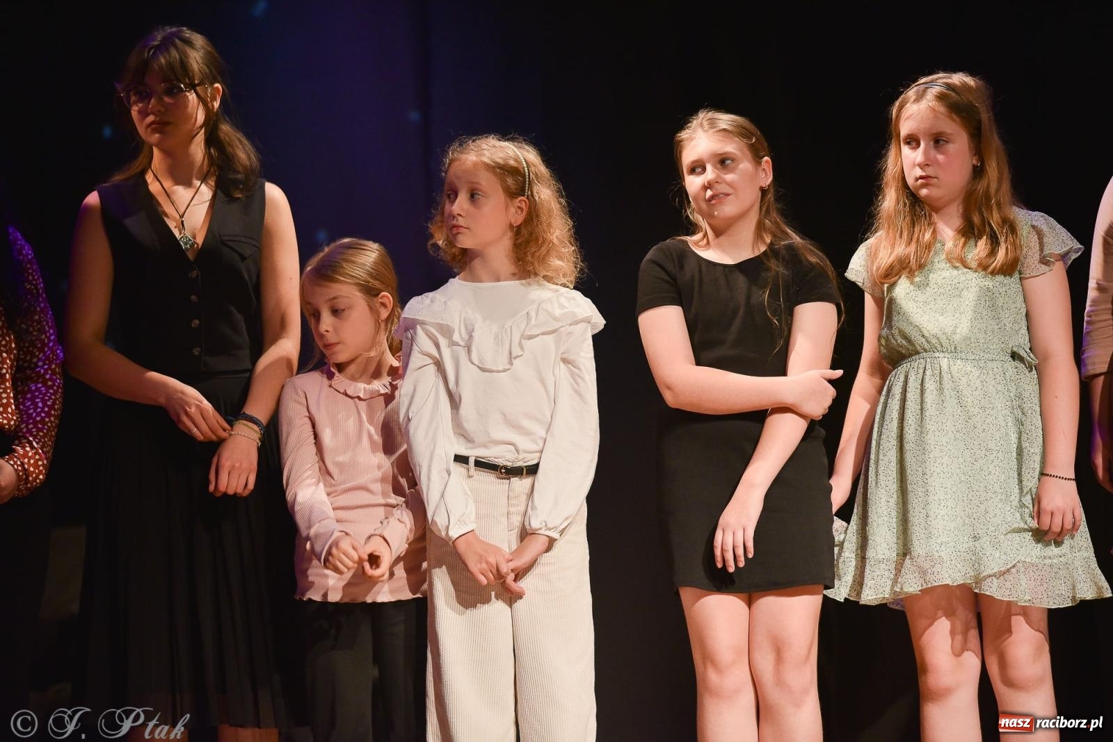 Zdjęcie w galerii na portalu naszraciborz.pl: Wieczorek muzyczno-poetycki w raciborskim MDK [FOTO i WIDEO] wiadomości z regionu