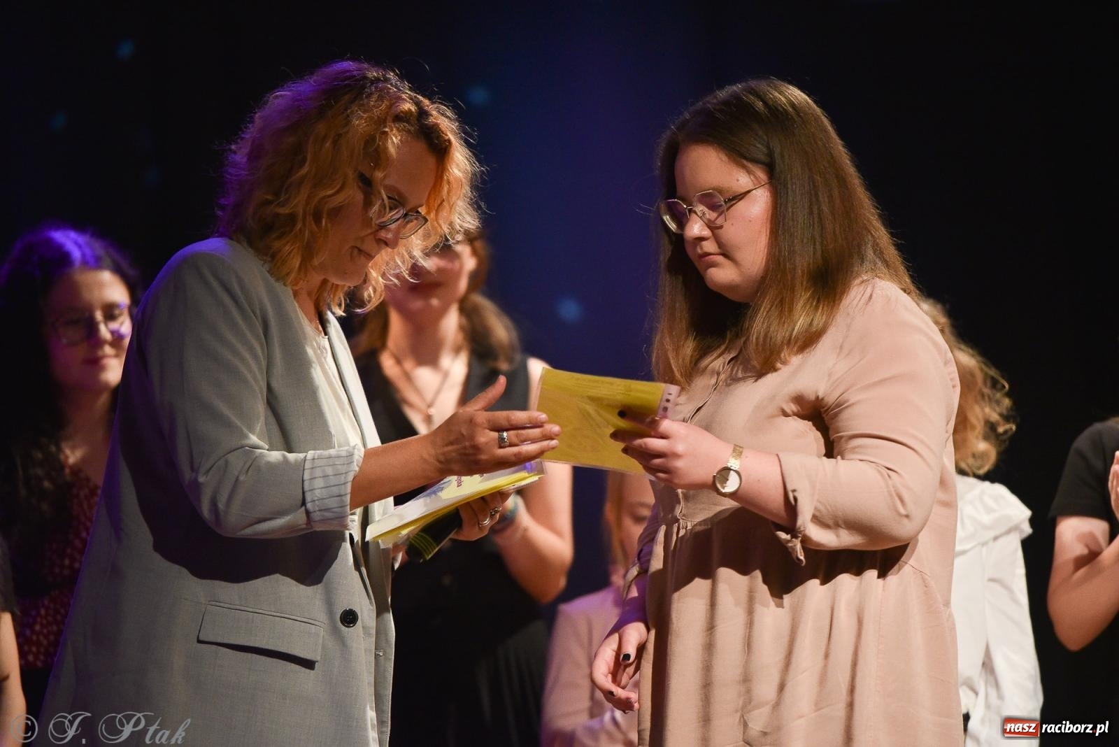 Zdjęcie w galerii na portalu naszraciborz.pl: Wieczorek muzyczno-poetycki w raciborskim MDK [FOTO i WIDEO] wiadomości z regionu