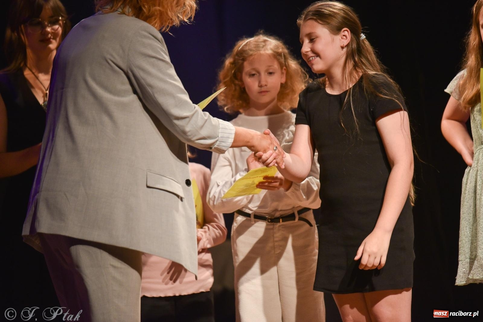 Zdjęcie w galerii na portalu naszraciborz.pl: Wieczorek muzyczno-poetycki w raciborskim MDK [FOTO i WIDEO] wiadomości z regionu